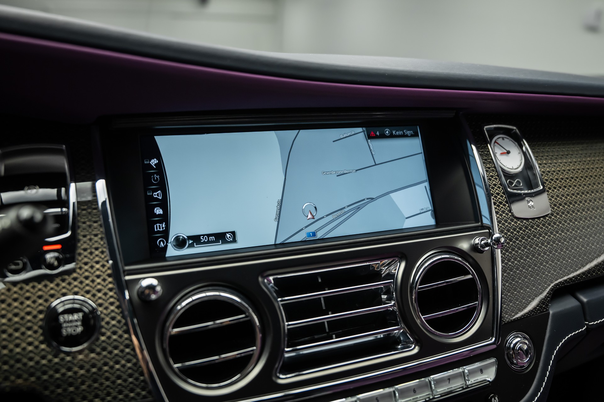 ROLLS-ROYCE * GHOST BLACK BADGE * BESPOKE TAILORED PURPLE INTERIEUR * EINMALIG IN EUROPA *-image-41