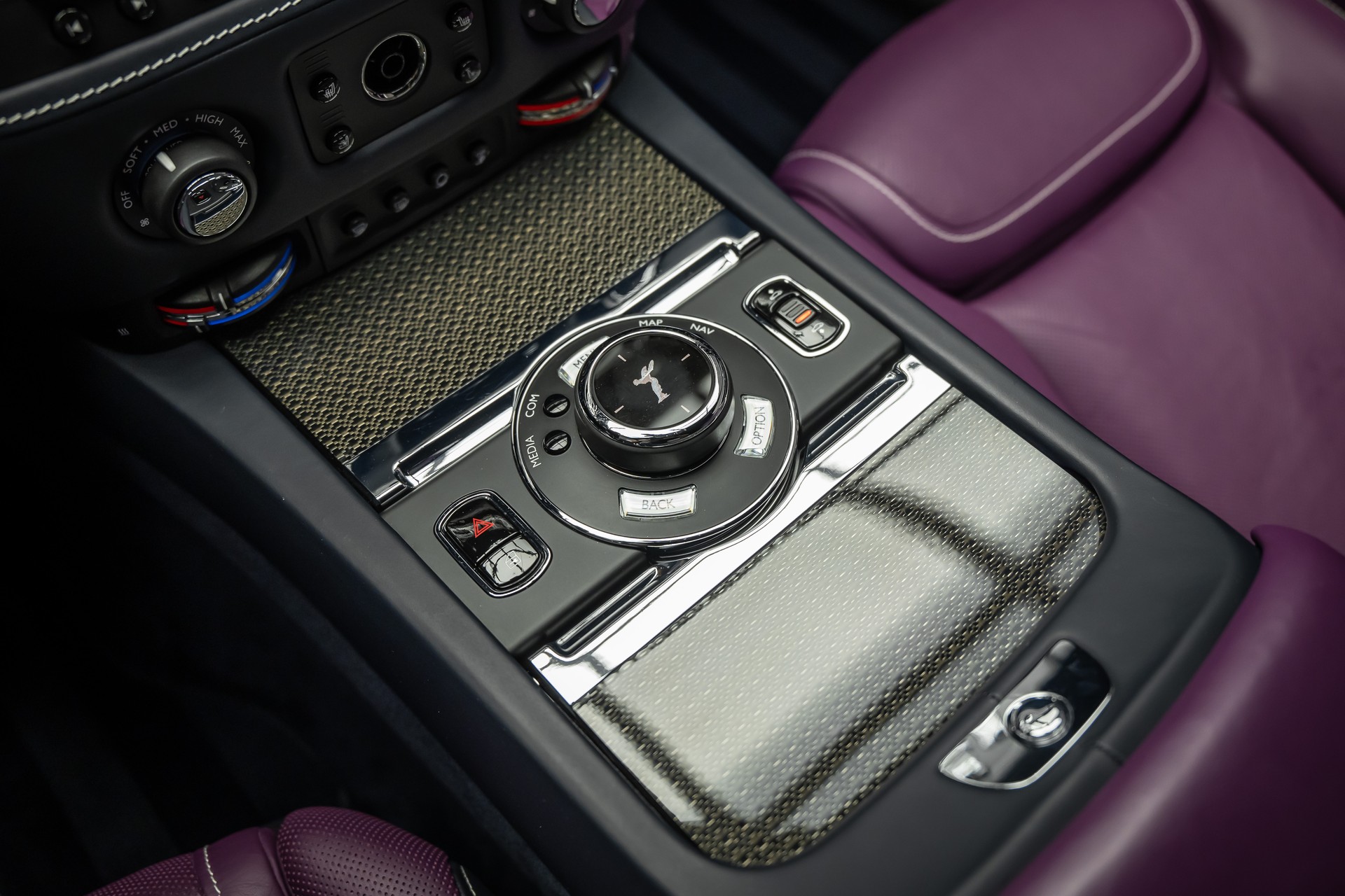 ROLLS-ROYCE * GHOST BLACK BADGE * BESPOKE TAILORED PURPLE INTERIEUR * EINMALIG IN EUROPA *-image-36