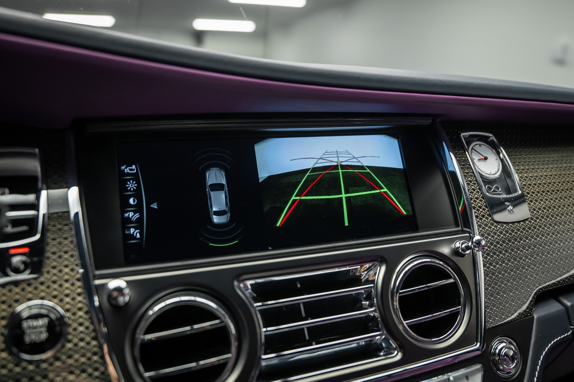 ROLLS-ROYCE * GHOST BLACK BADGE * BESPOKE TAILORED PURPLE INTERIEUR * EINMALIG IN EUROPA *-image-40