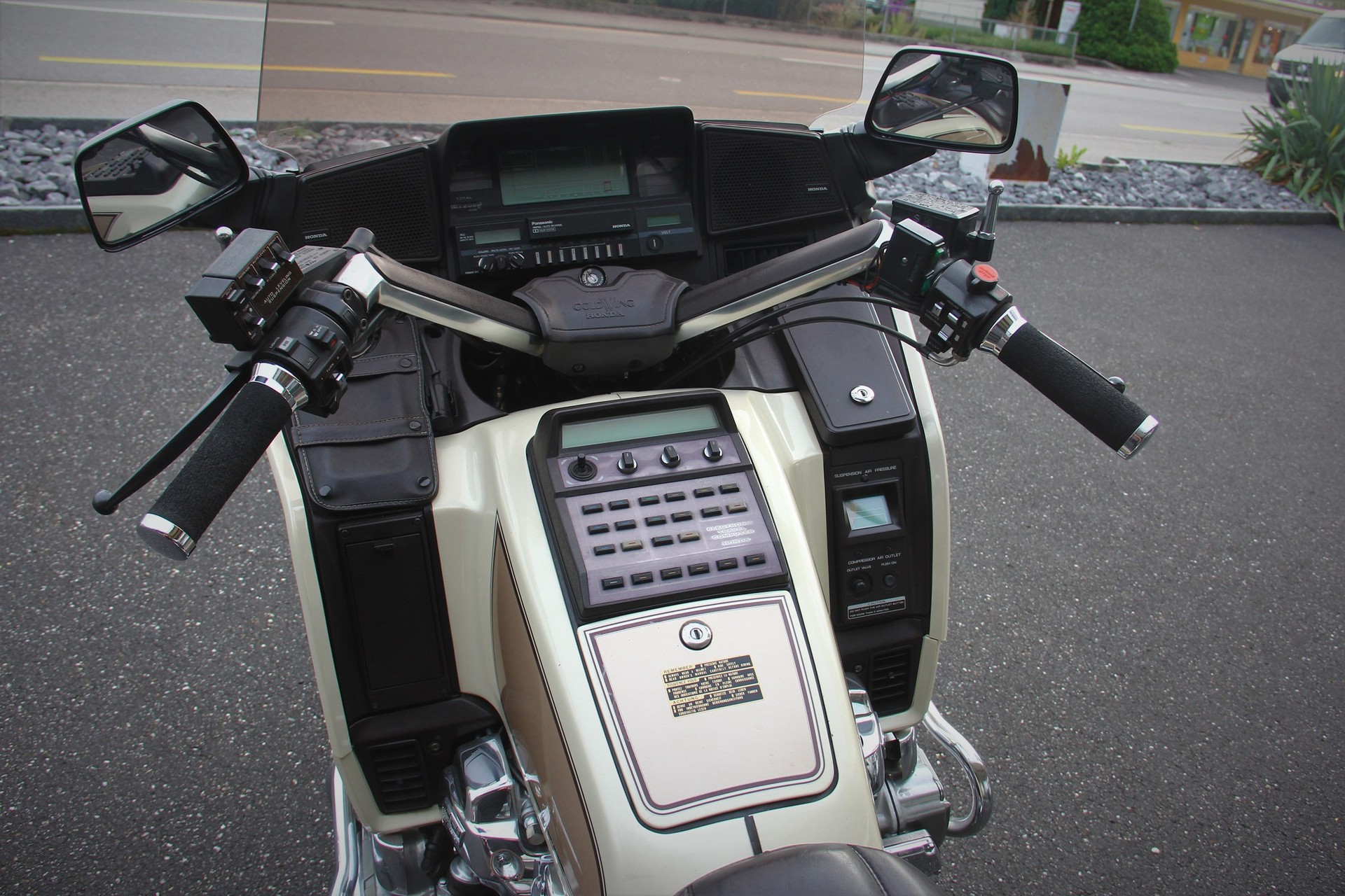 HONDA GL 1200 Goldwing De Luxe-image-9