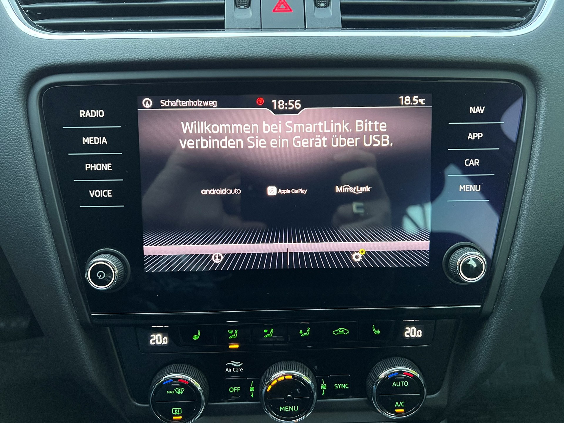 SKODA Octavia Combi 1.6 TDI Ambition 4x4-image-14