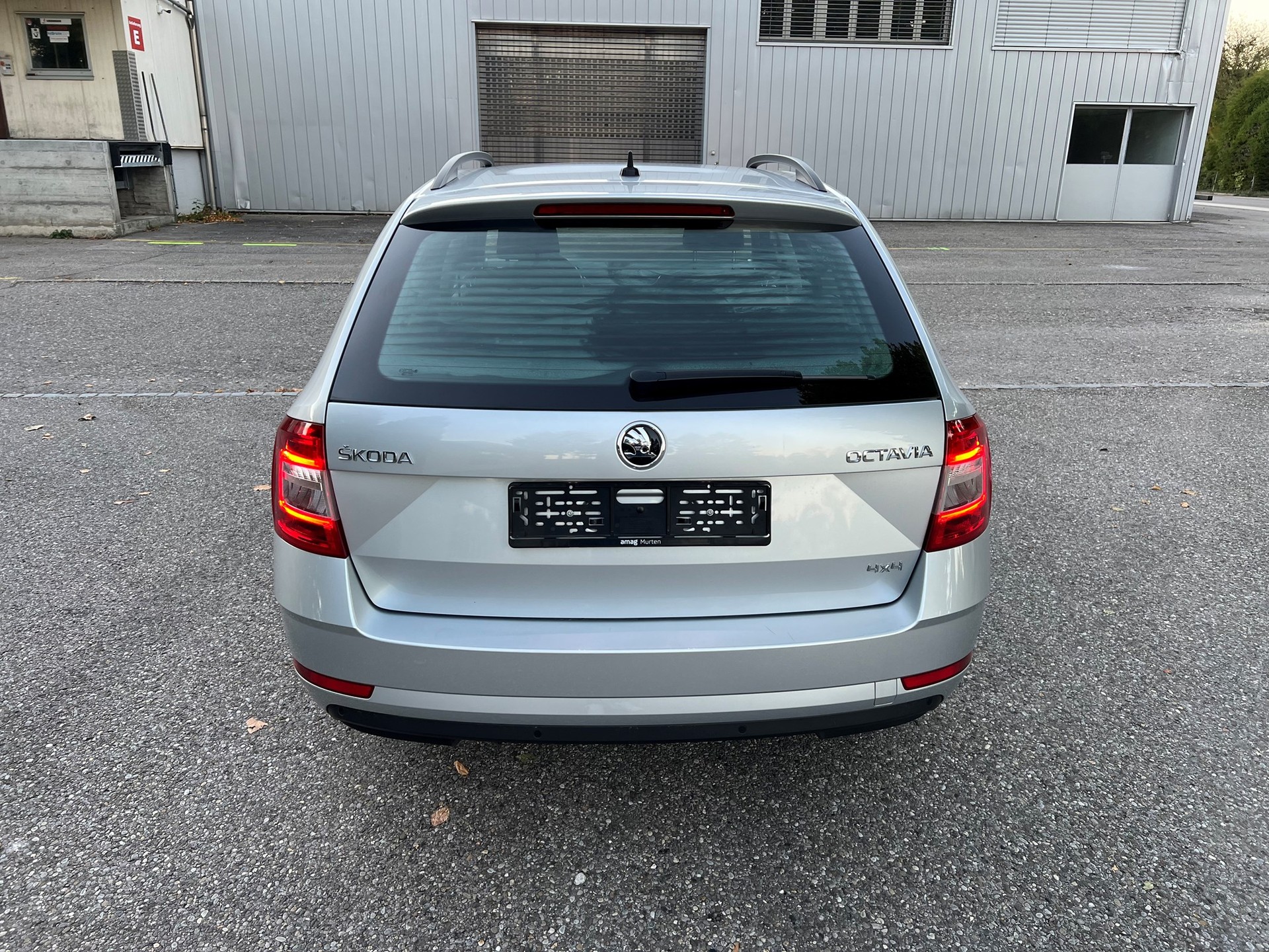 SKODA Octavia Combi 1.6 TDI Ambition 4x4-image-4