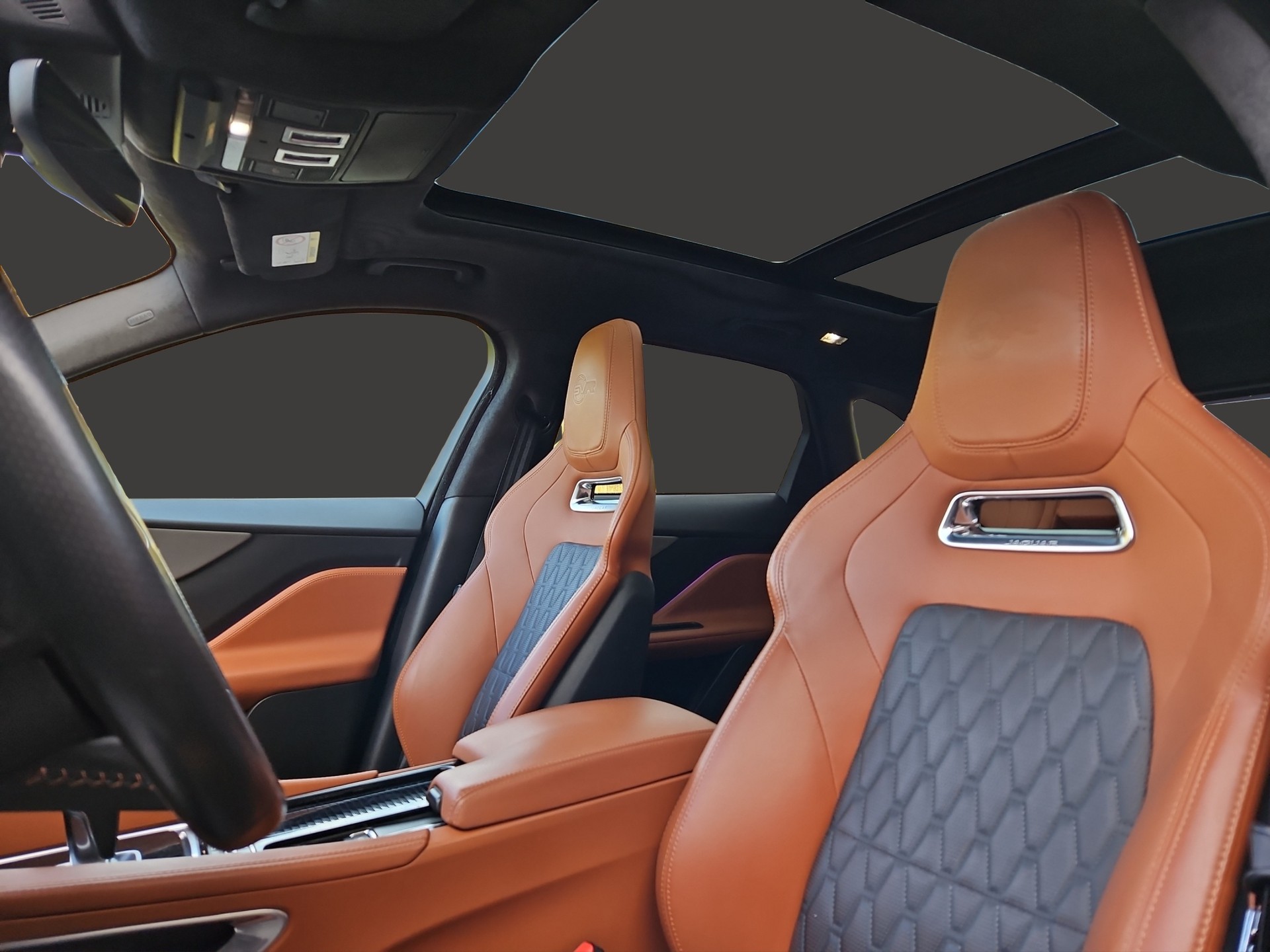 JAGUAR F-Pace 5.0 V8 SVR AWD Automatik-image-8