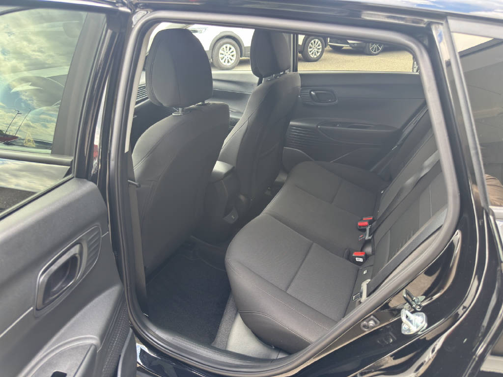 HYUNDAI BAYON 1.0 T-GDi 100 Amplia Safe Tec-image-8