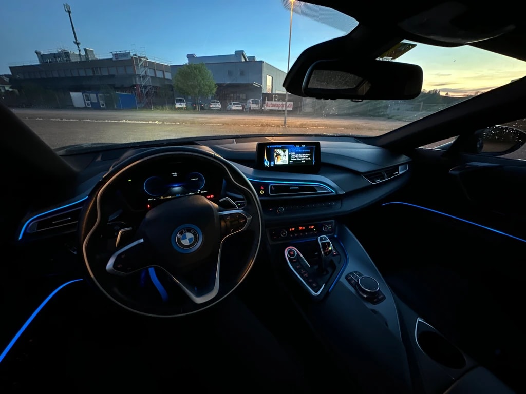 BMW i8 Coupé-image-5