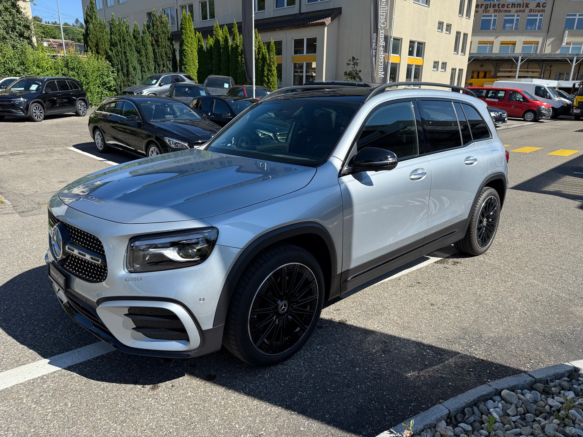 MERCEDES-BENZ GLB 220 4Matic 8G-Tronic-showroom-element-2