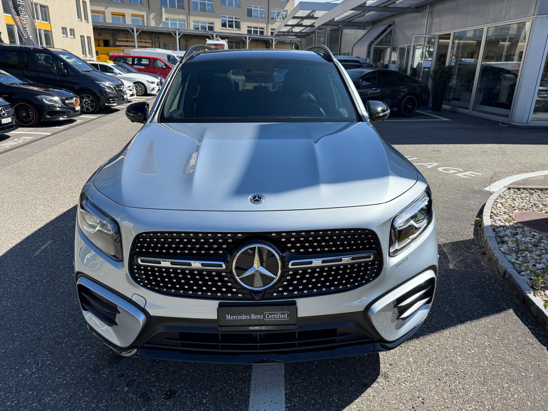 MERCEDES-BENZ GLB 220 4Matic 8G-Tronic-showroom-element-1