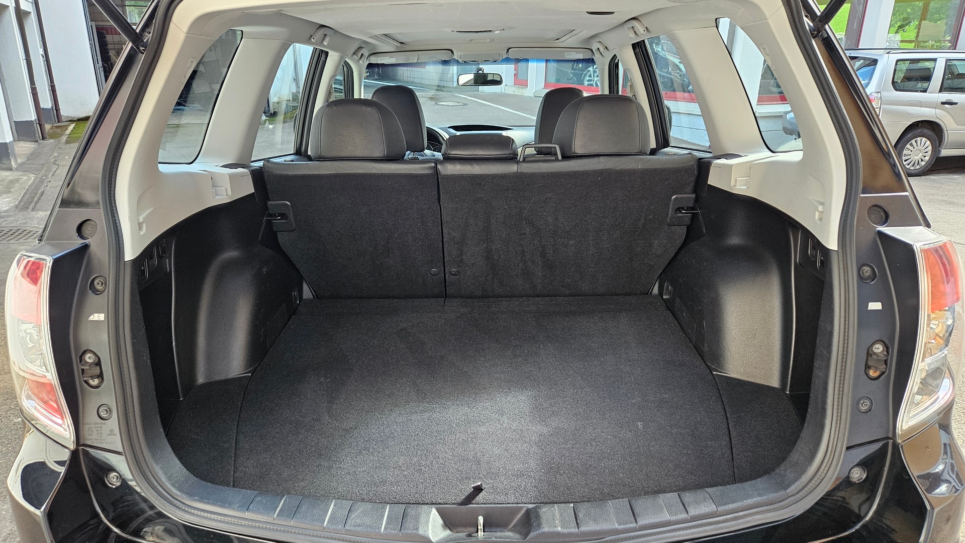 SUBARU Forester 2.0X Swiss Automatic-image-11