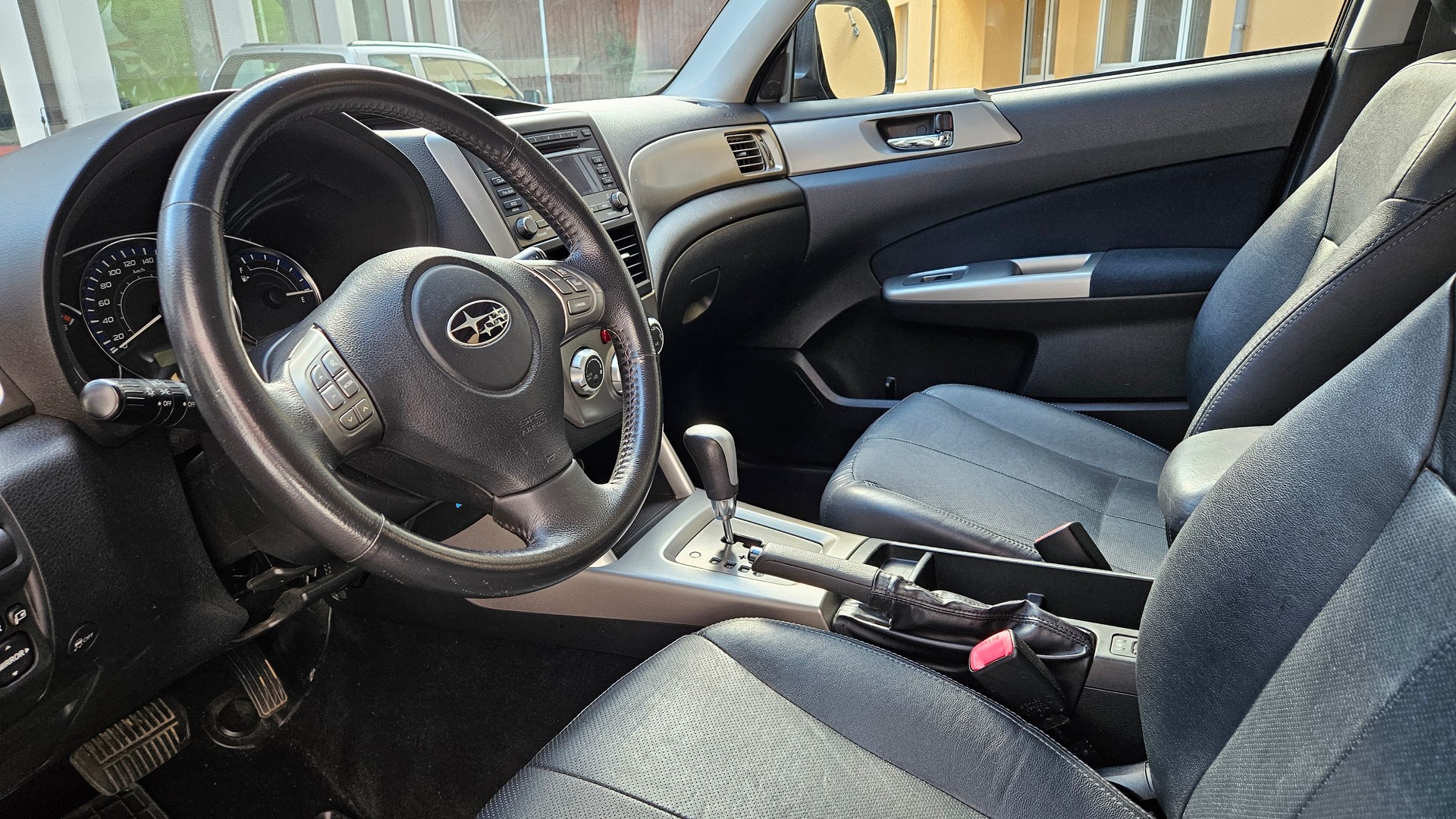 SUBARU Forester 2.0X Swiss Automatic-showroom-element-2