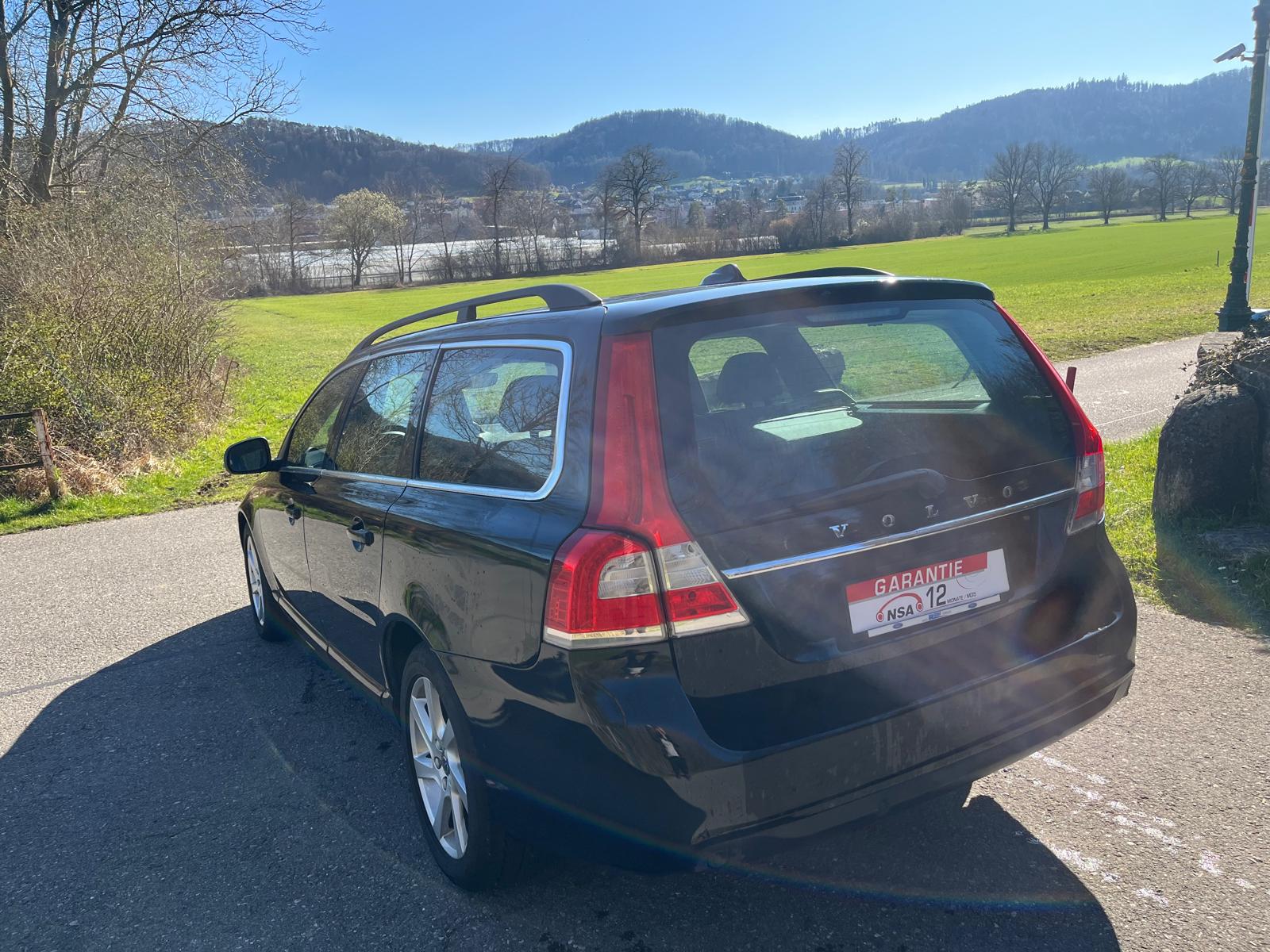 VOLVO V70 D2 Kinetic Dynamic Edition-image-5