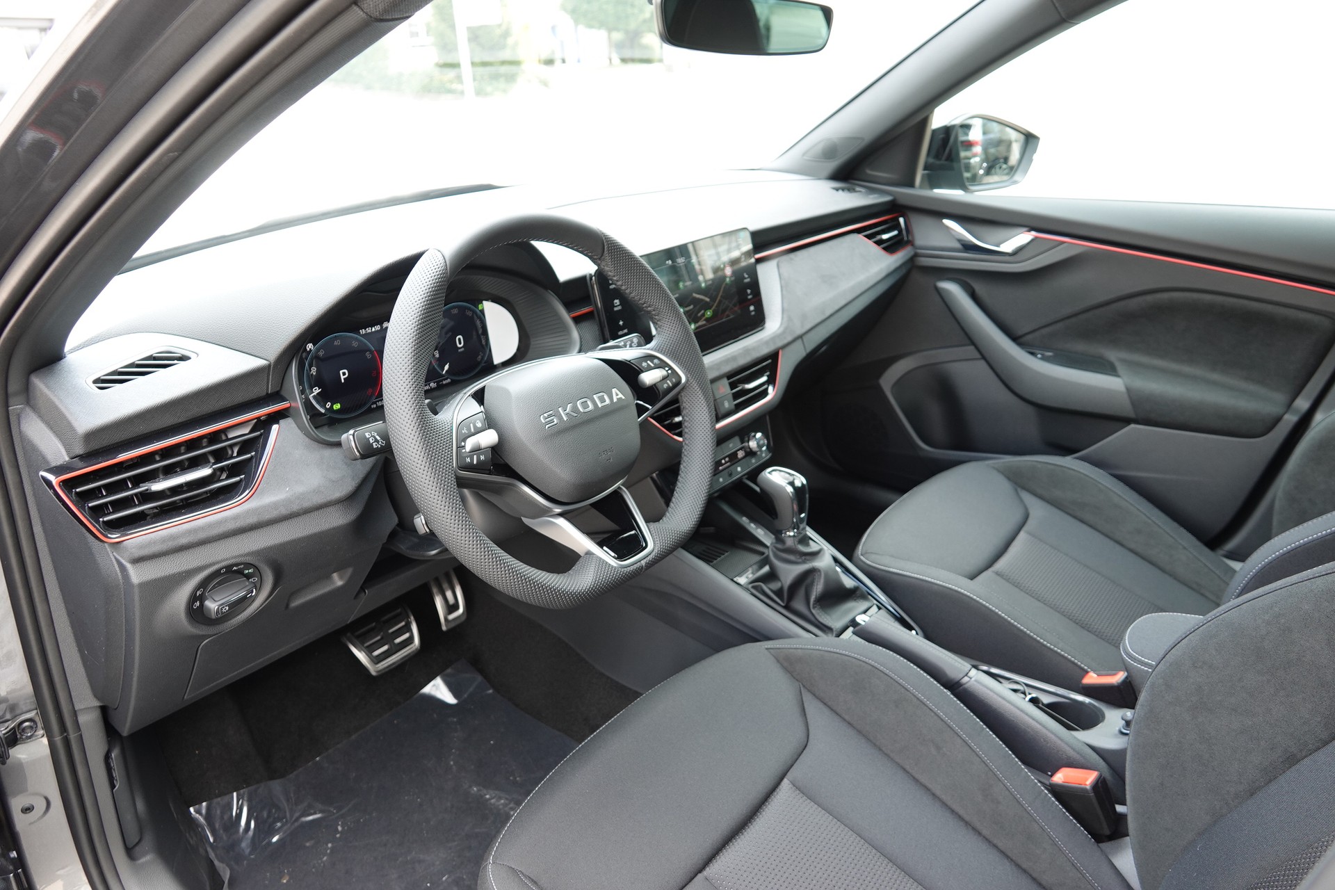 SKODA Kamiq 1.5 TSI Dynamic-image-8