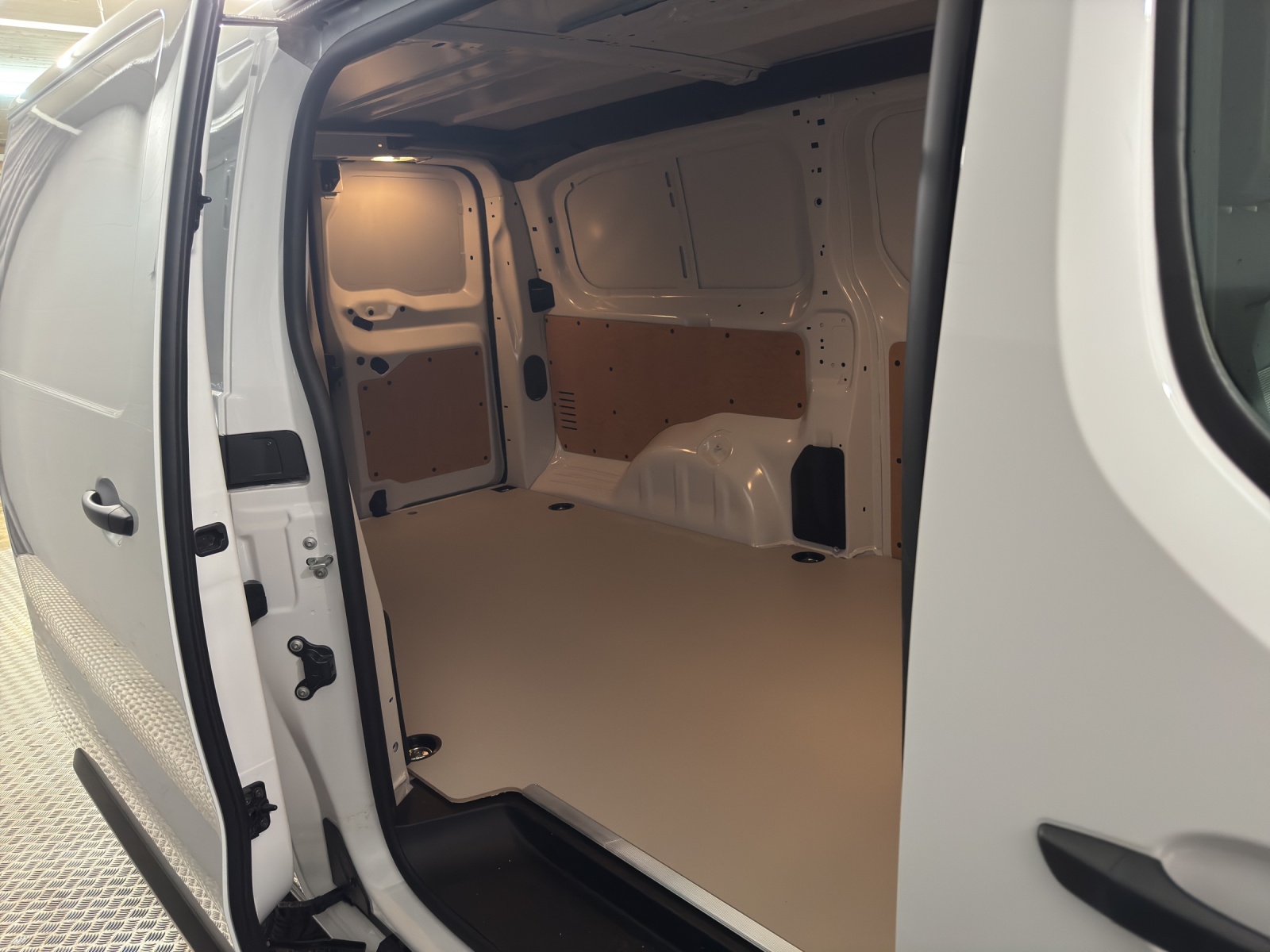 FIAT Scudo Kaw. L3 2.0 BlueHDI 145-image-11