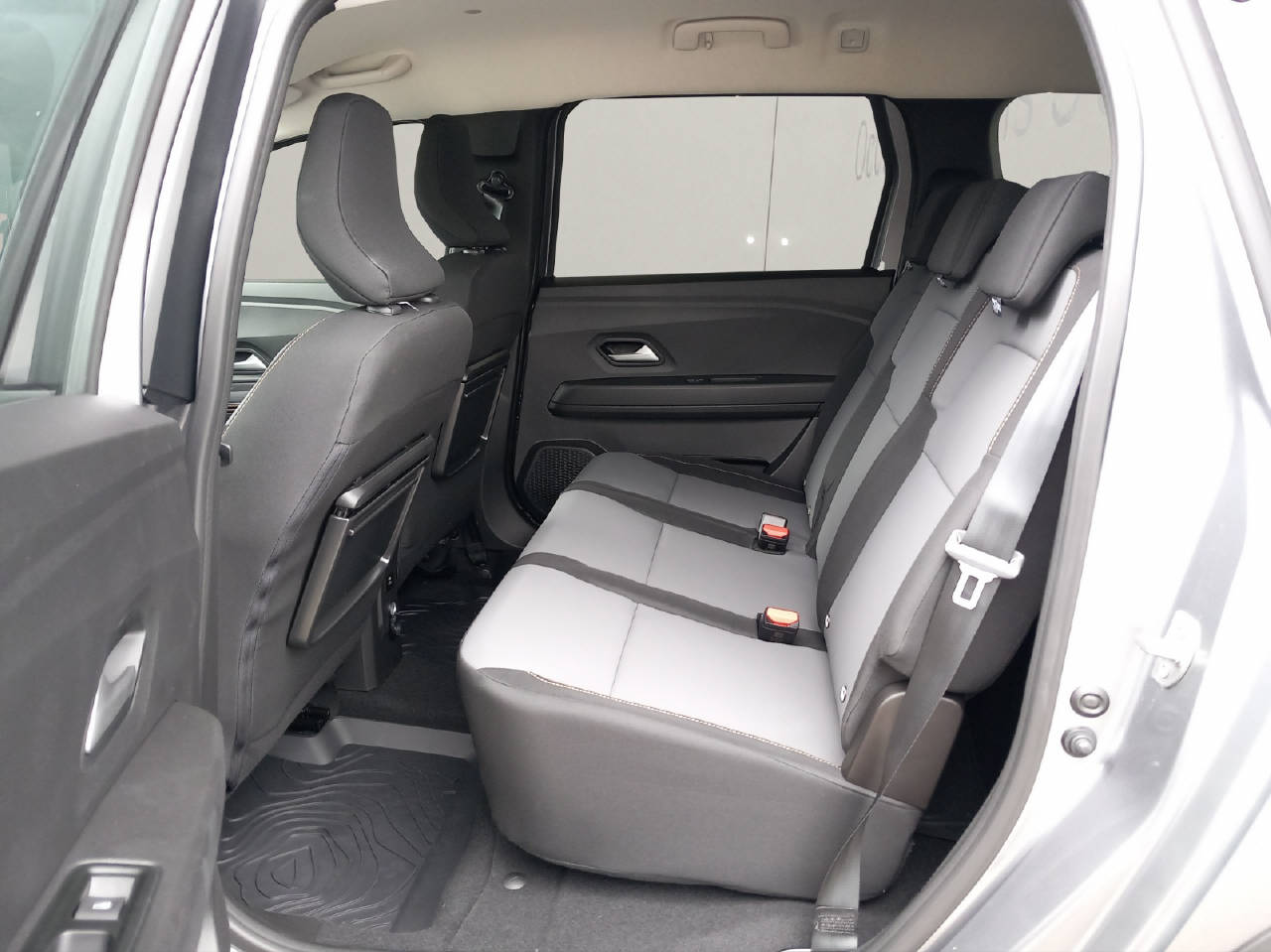 DACIA Jogger extreme+ hybrid 140 7-Plätzer-image-9
