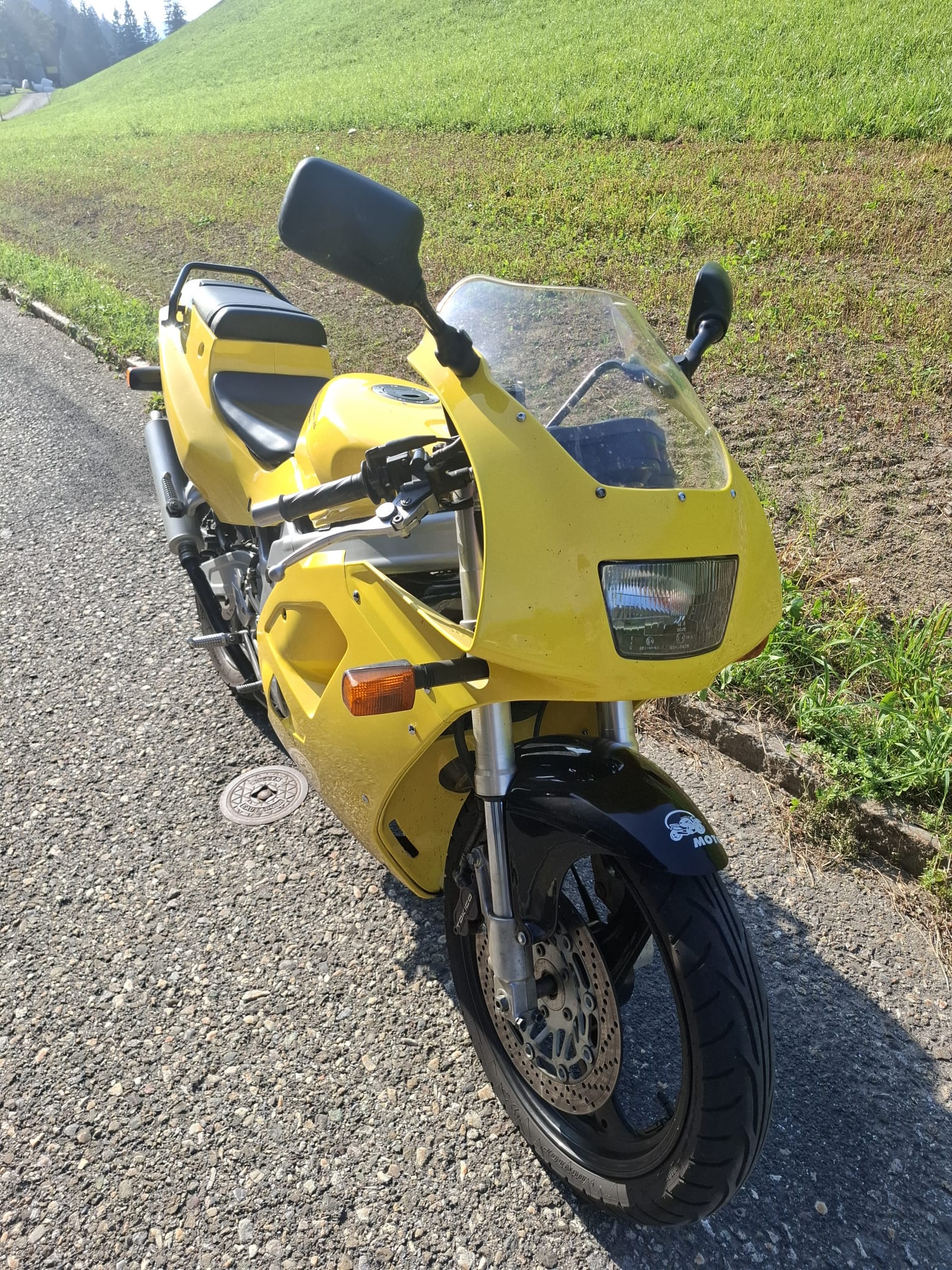 SUZUKI RG 125 F Gamma-image-1
