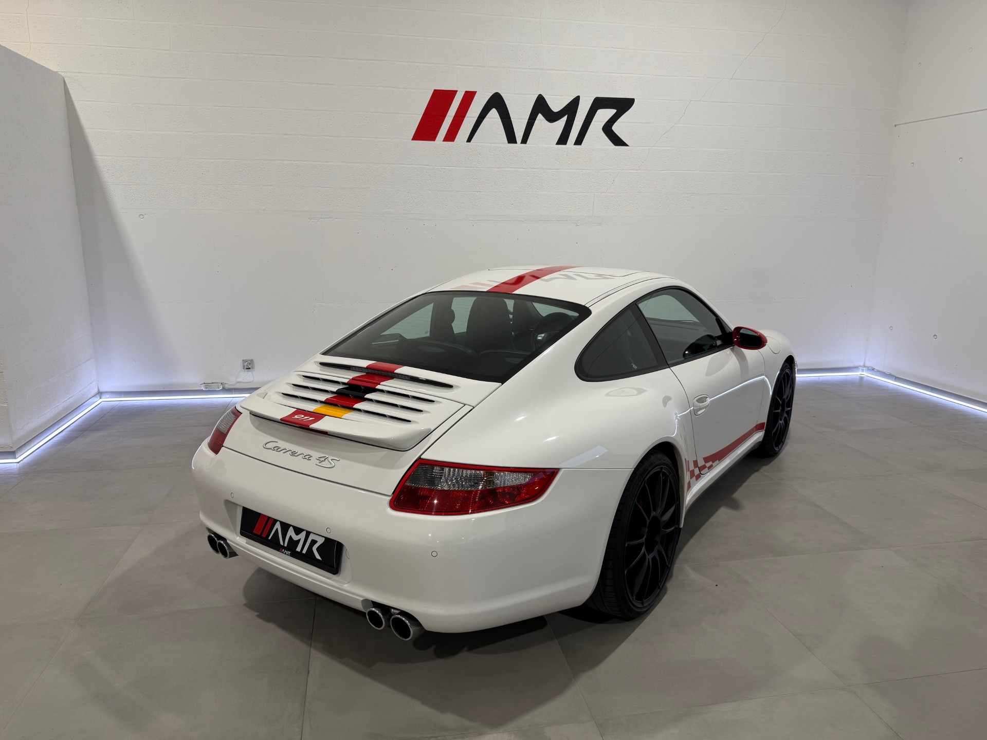 PORSCHE 911 Carrera 4S-image-4