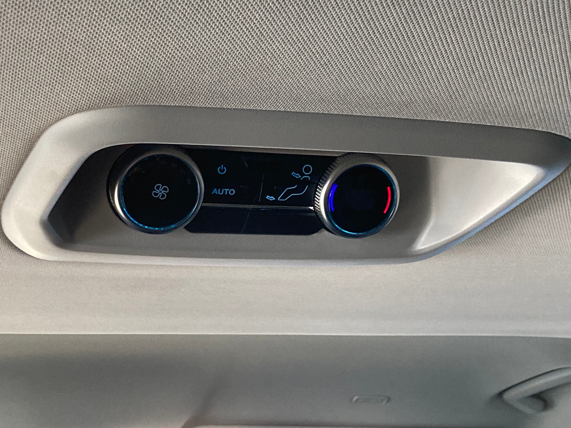 FORD Tourneo Bus 320 L2H1 TitaniumX Automat 4x4-image-13