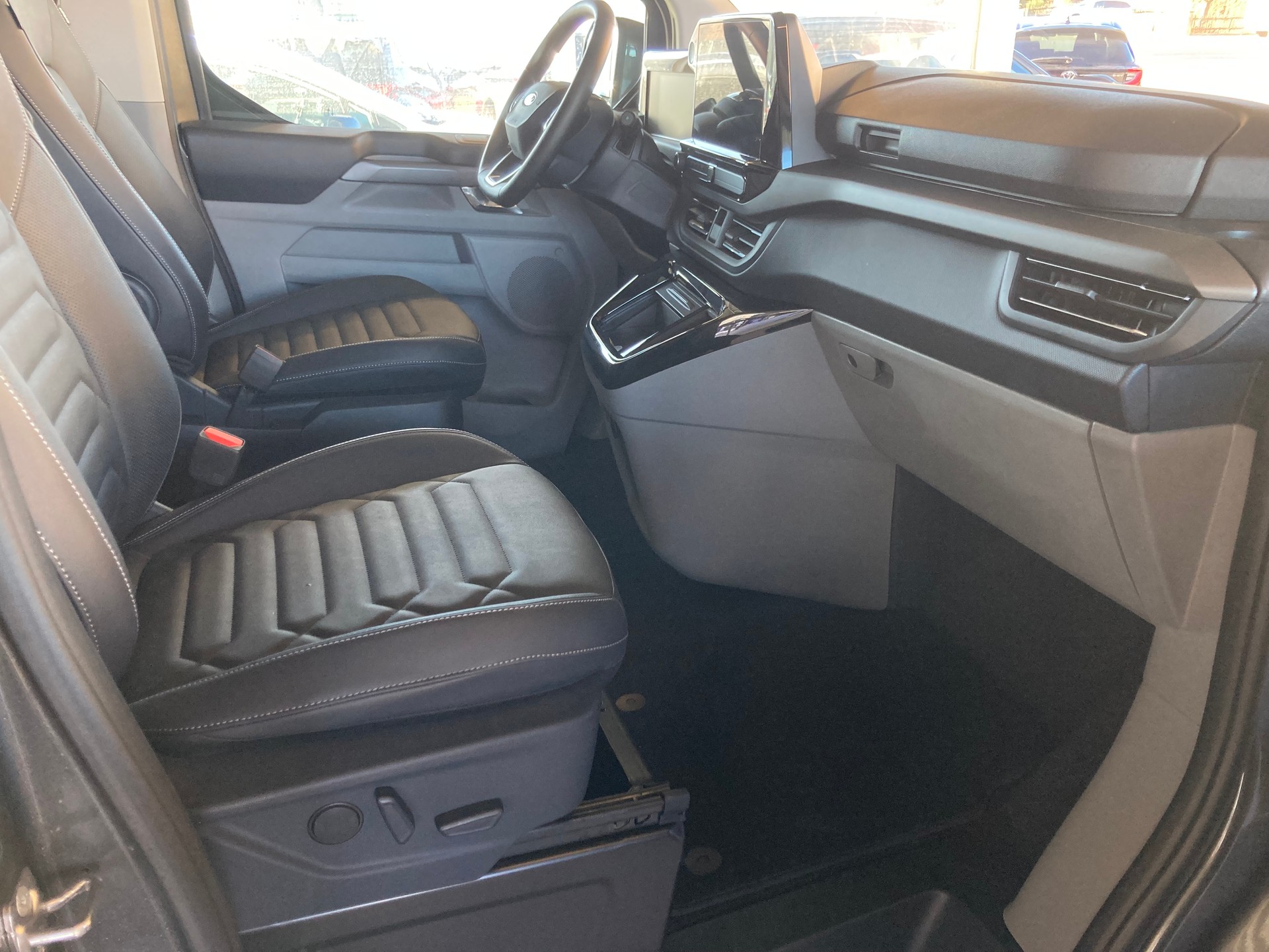 FORD Tourneo Bus 320 L2H1 TitaniumX Automat 4x4-image-9