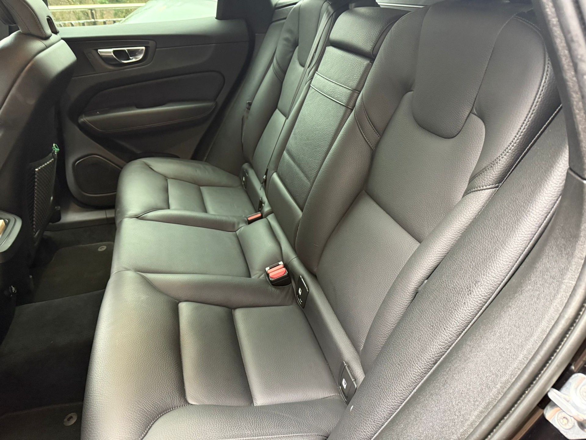 VOLVO XC60 T5 R-Design Geartronic-image-6