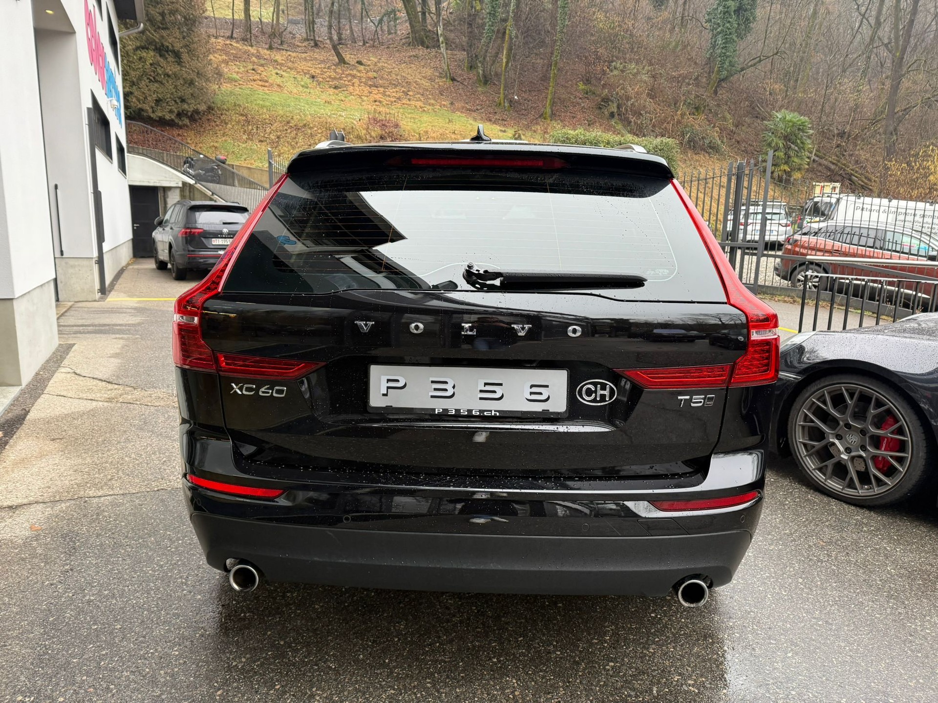 VOLVO XC60 T5 R-Design Geartronic-image-4