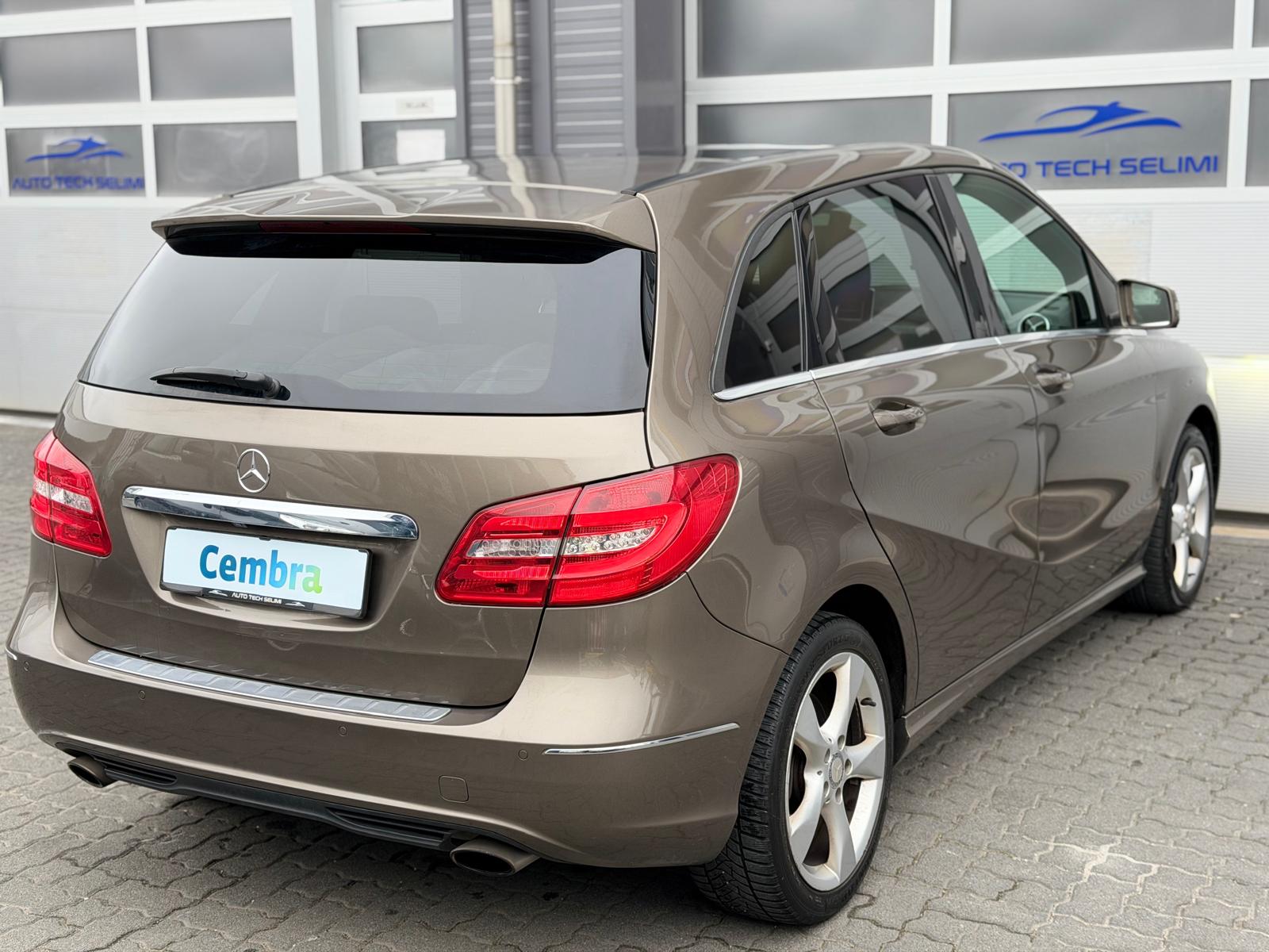 MERCEDES-BENZ B 220 4Matic 7G-DCT-image-6