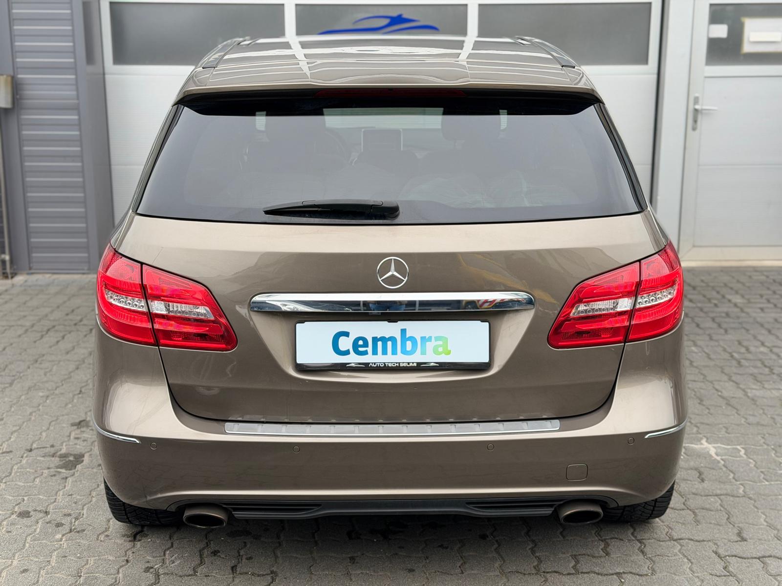 MERCEDES-BENZ B 220 4Matic 7G-DCT-image-7