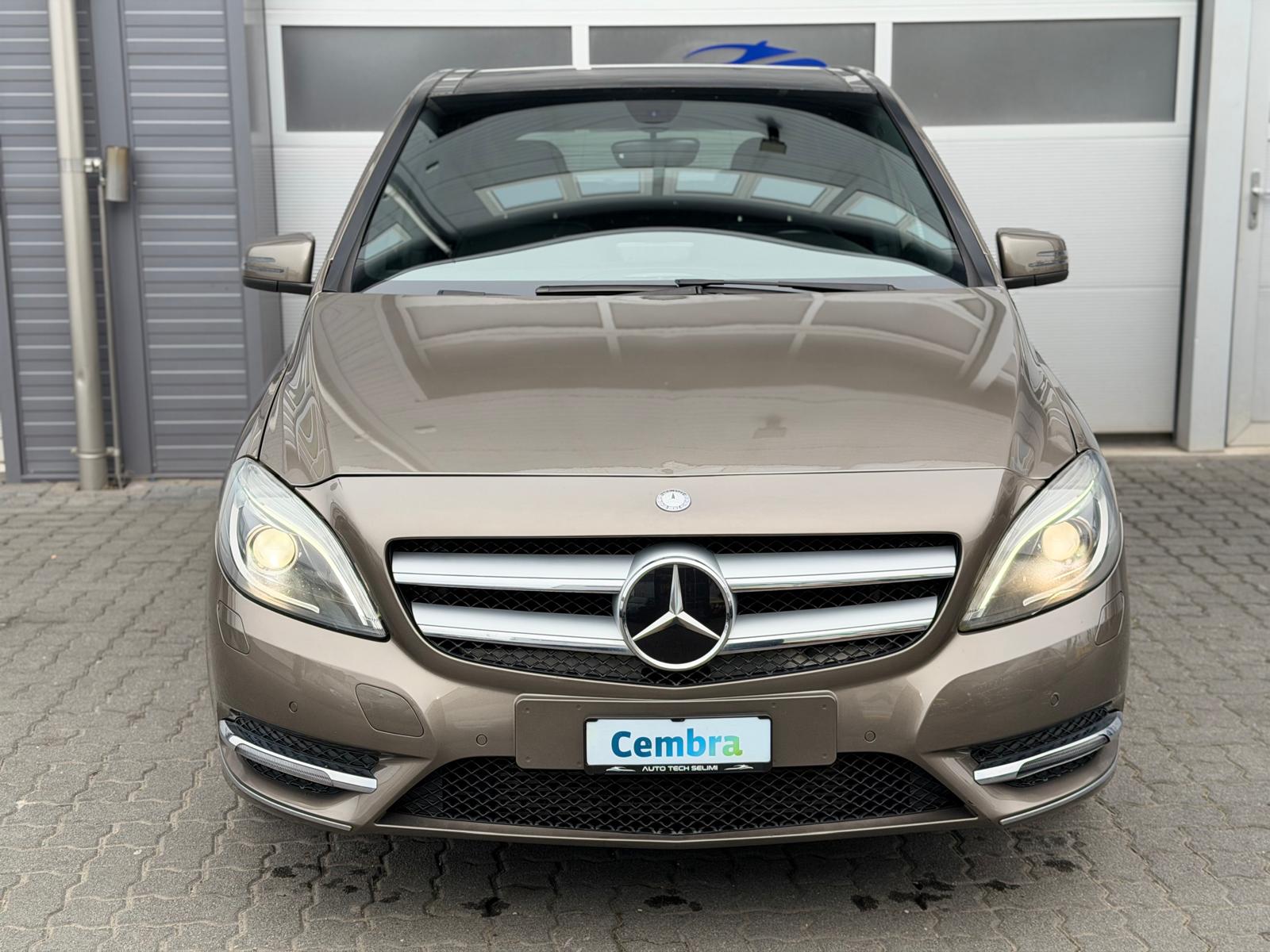 MERCEDES-BENZ B 220 4Matic 7G-DCT-showroom-element-3