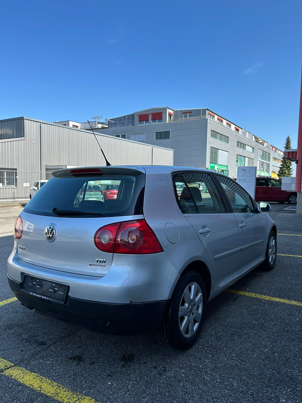 VW Golf 1.9 TDI Comfortline 4Motion-image-4