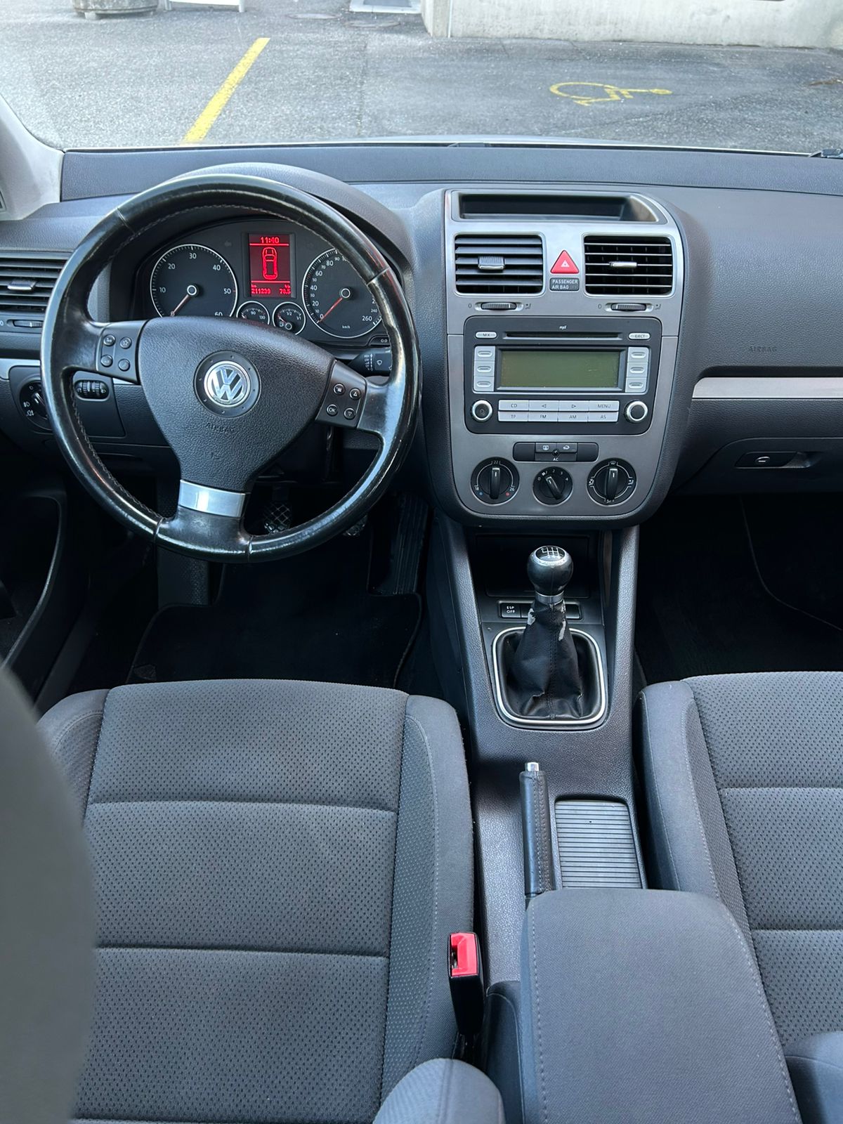 VW Golf 1.9 TDI Comfortline 4Motion-image-5