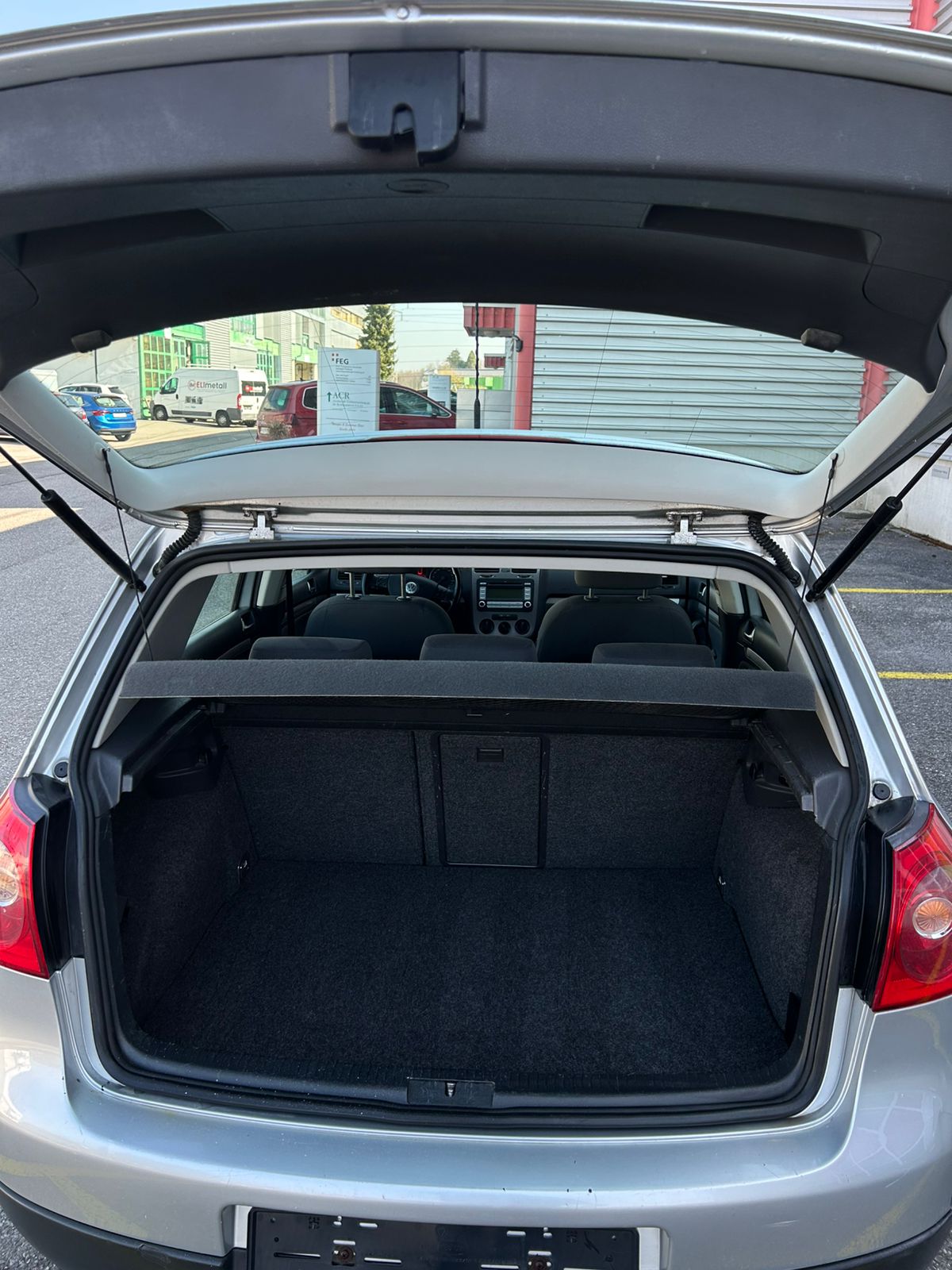 VW Golf 1.9 TDI Comfortline 4Motion-image-10