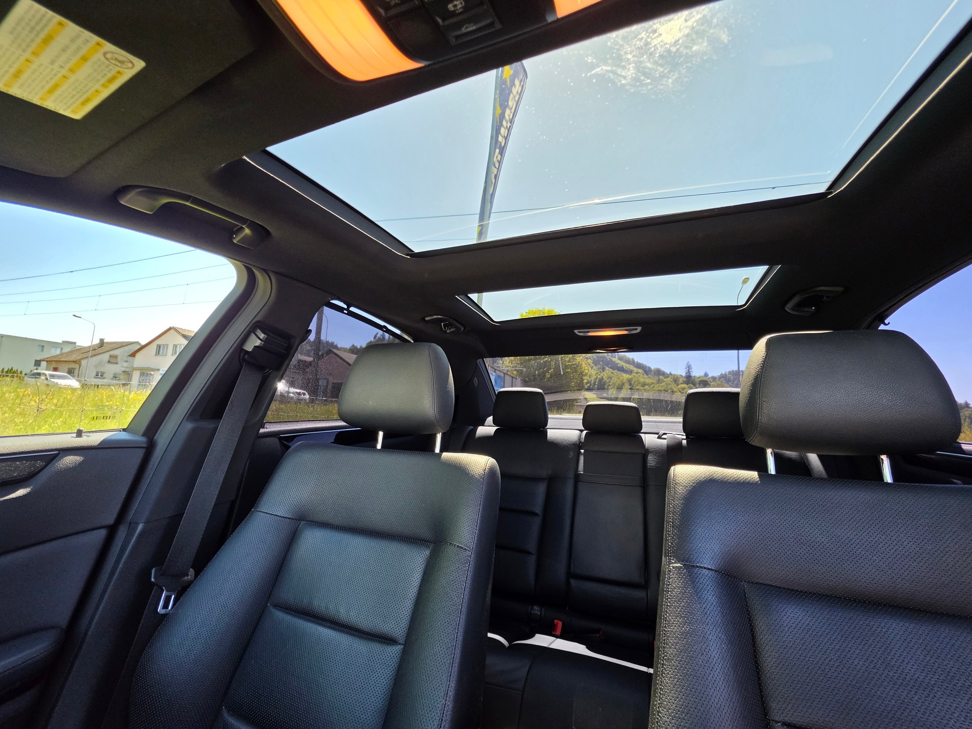 MERCEDES-BENZ E 350 CGI BlueEfficiency Avantgarde 7G-Tronic-image-17