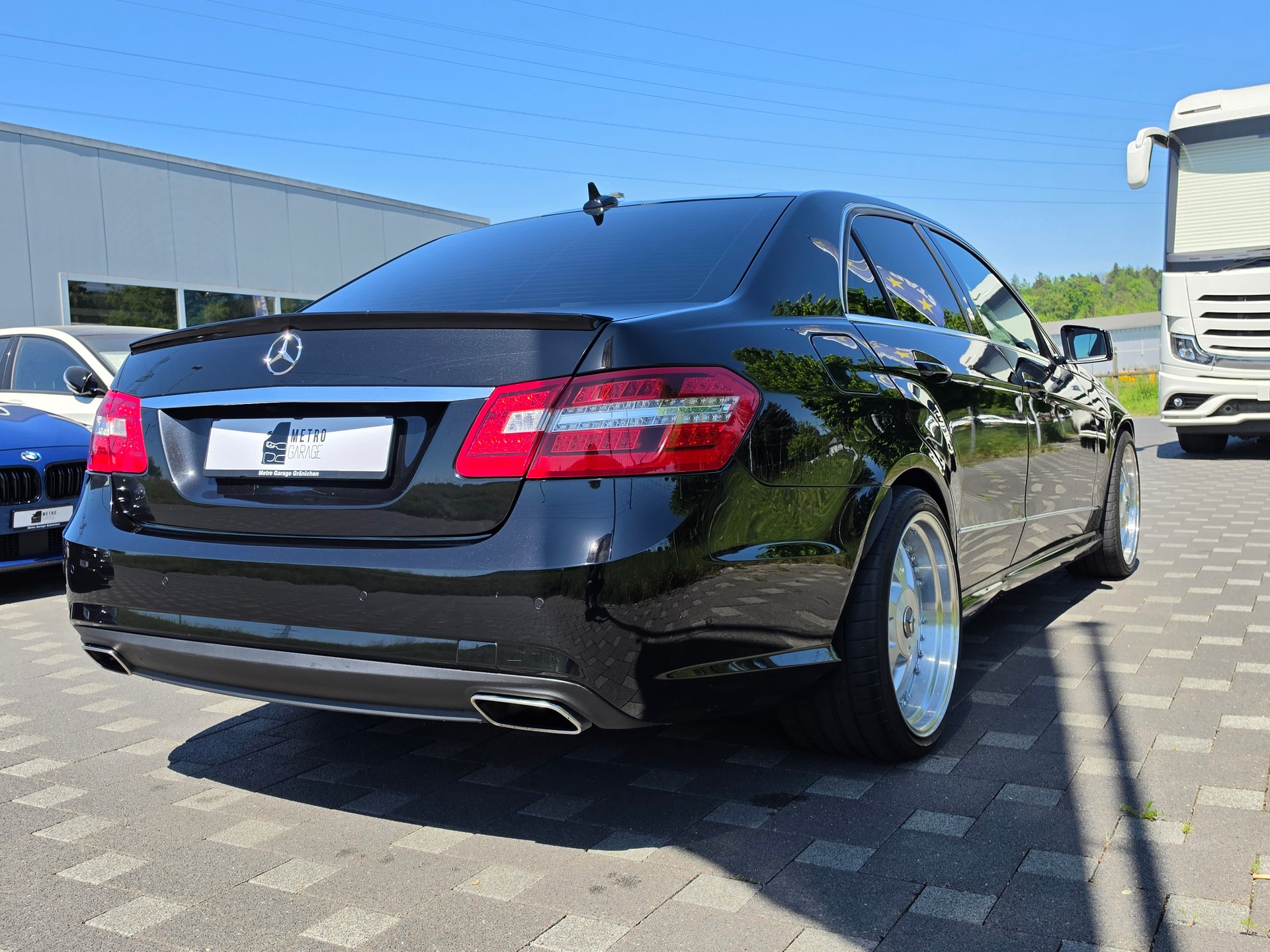 MERCEDES-BENZ E 350 CGI BlueEfficiency Avantgarde 7G-Tronic-image-9