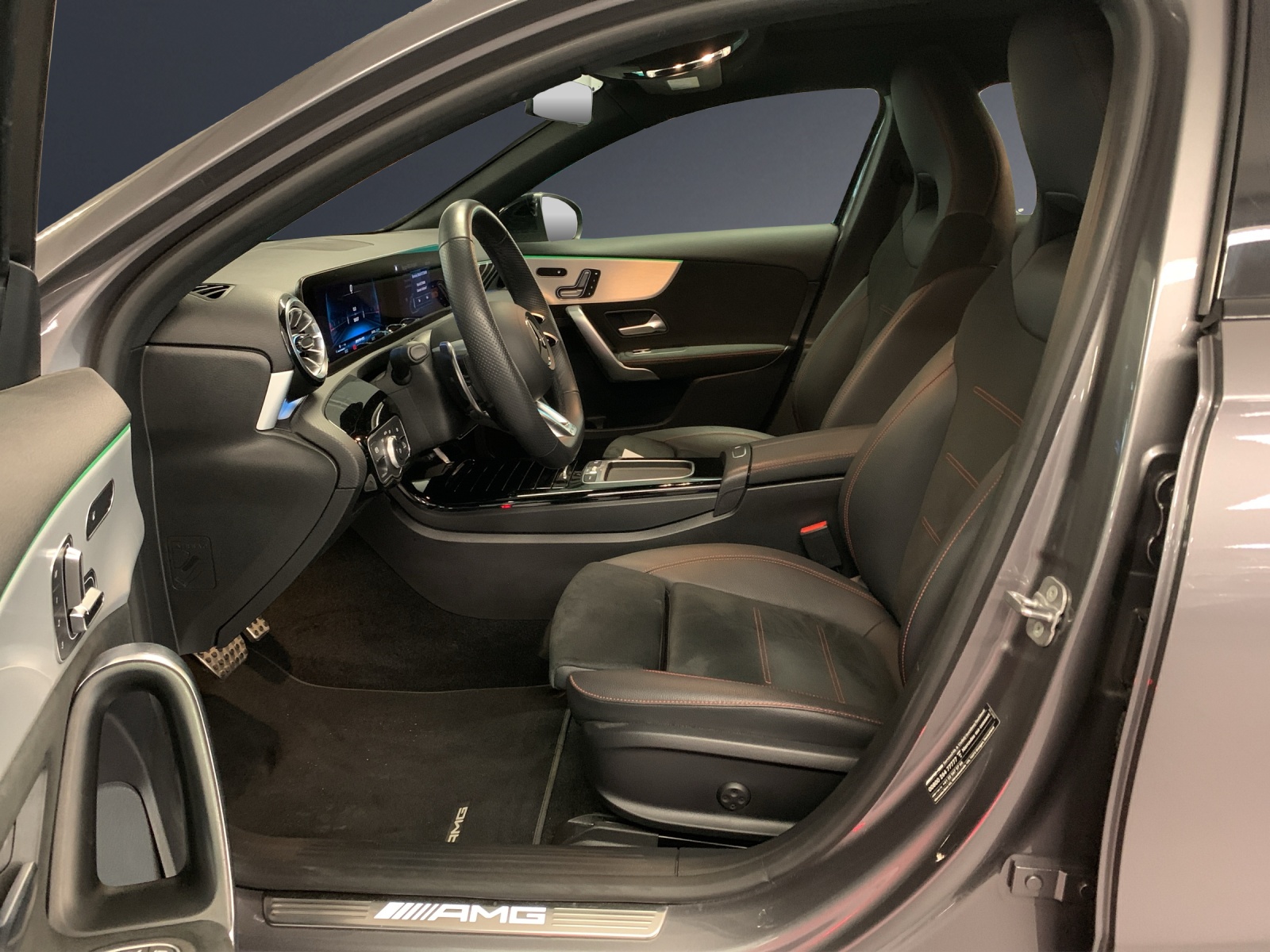 MERCEDES-BENZ A AMG 35 4Matic 8G-DCT-image-5
