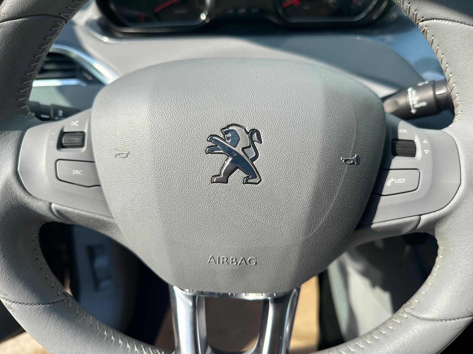 PEUGEOT 208 1.4 VTI Active-image-9
