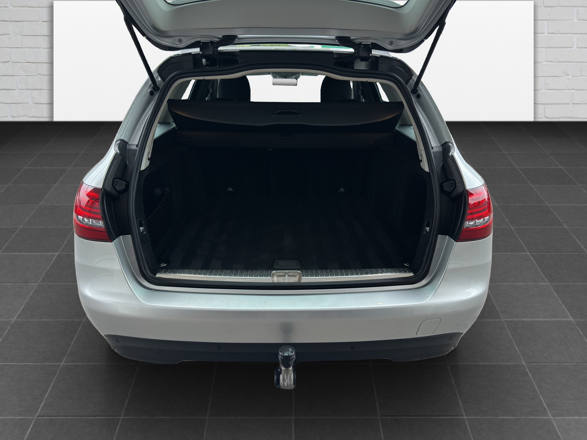 MERCEDES-BENZ C 200 Swiss Star 4M 9G-Tronic-image-16
