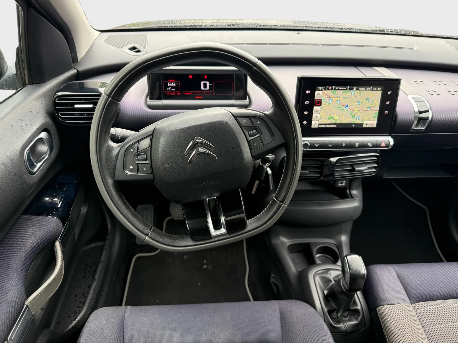 CITROEN C4 1.2 Cactus Pure Tech Live Edition-image-9