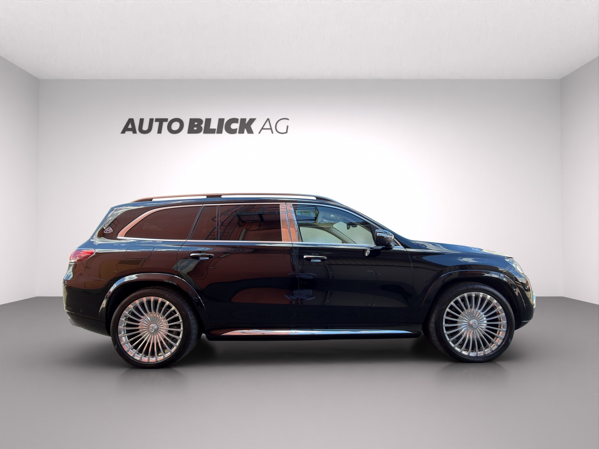 MERCEDES-BENZ GLS Maybach 600 9G-Tronic-showroom-element-3