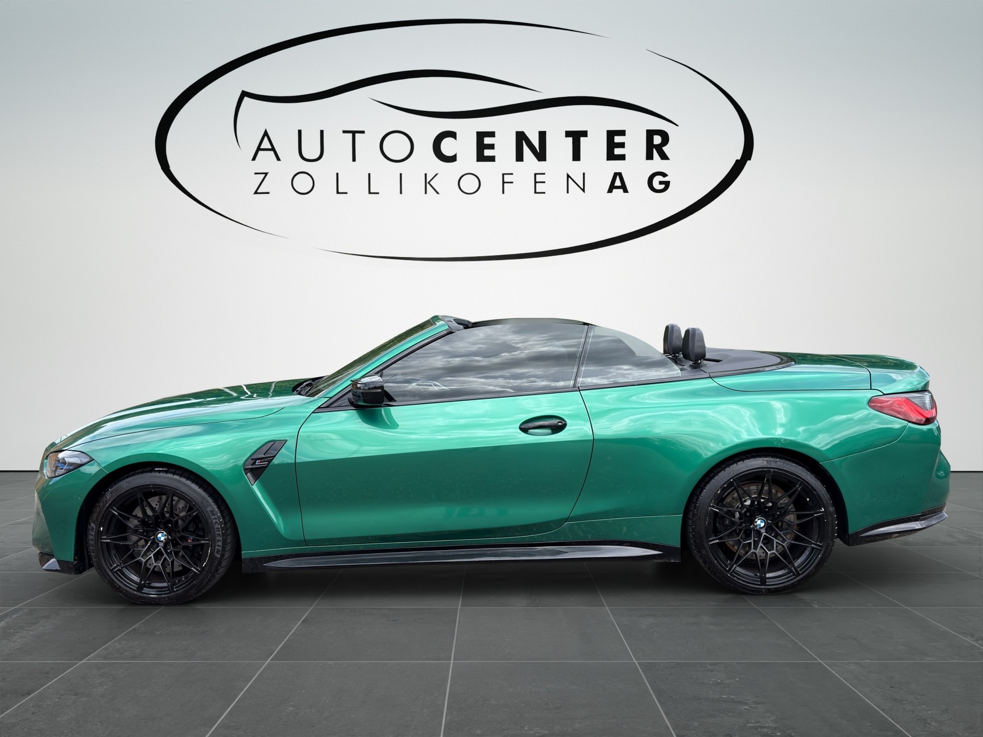 BMW M4 Cabrio Competition M xDrive-showroom-element-3