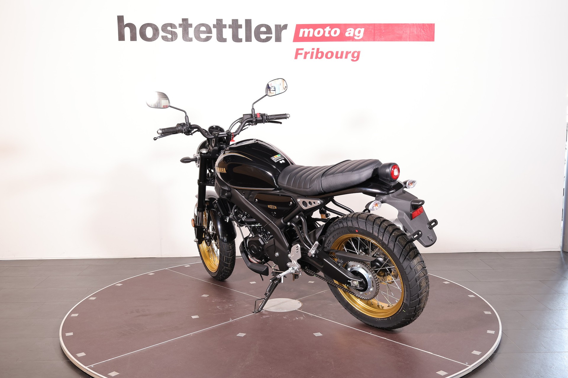 YAMAHA XSR 125 Legacy-image-3