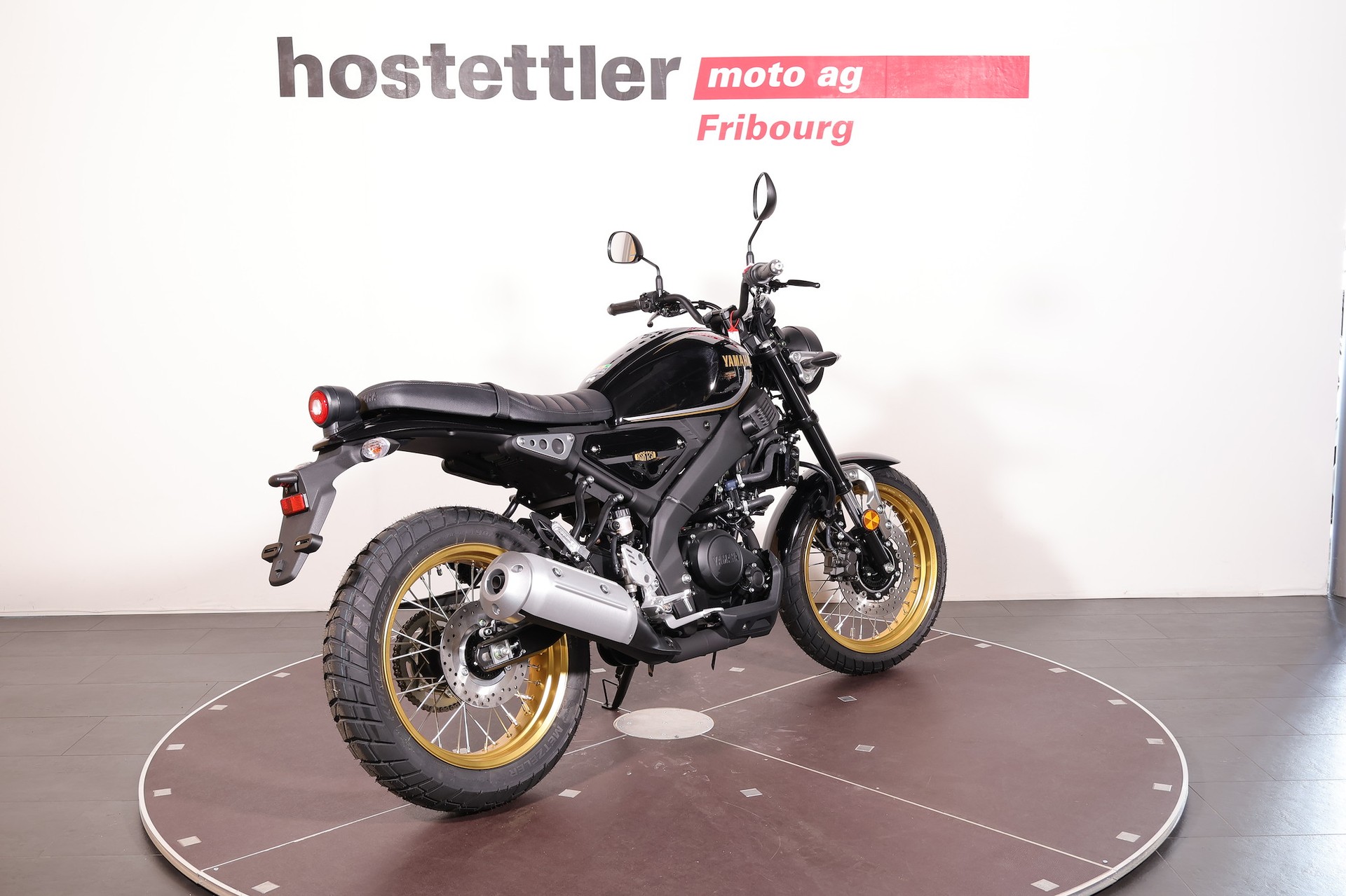 YAMAHA XSR 125 Legacy-image-2