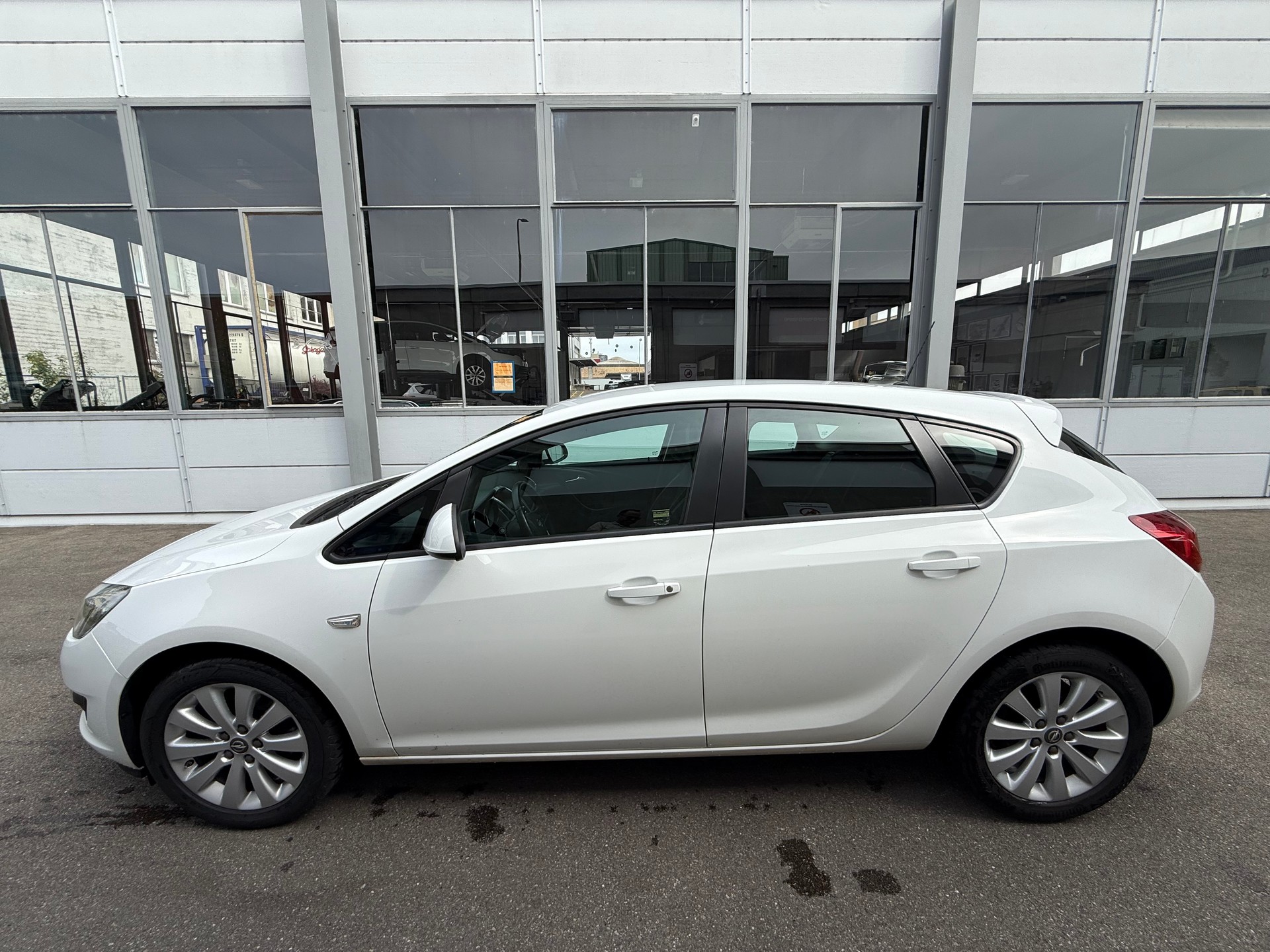 OPEL Astra 1.6 CDTi ecoFLEX Drive *Frisch ab MFK *2 Schlüssel *Tempomat *NEUE Sommerreifen *Klimatisierungsautomatik *Teilleder *-image-5