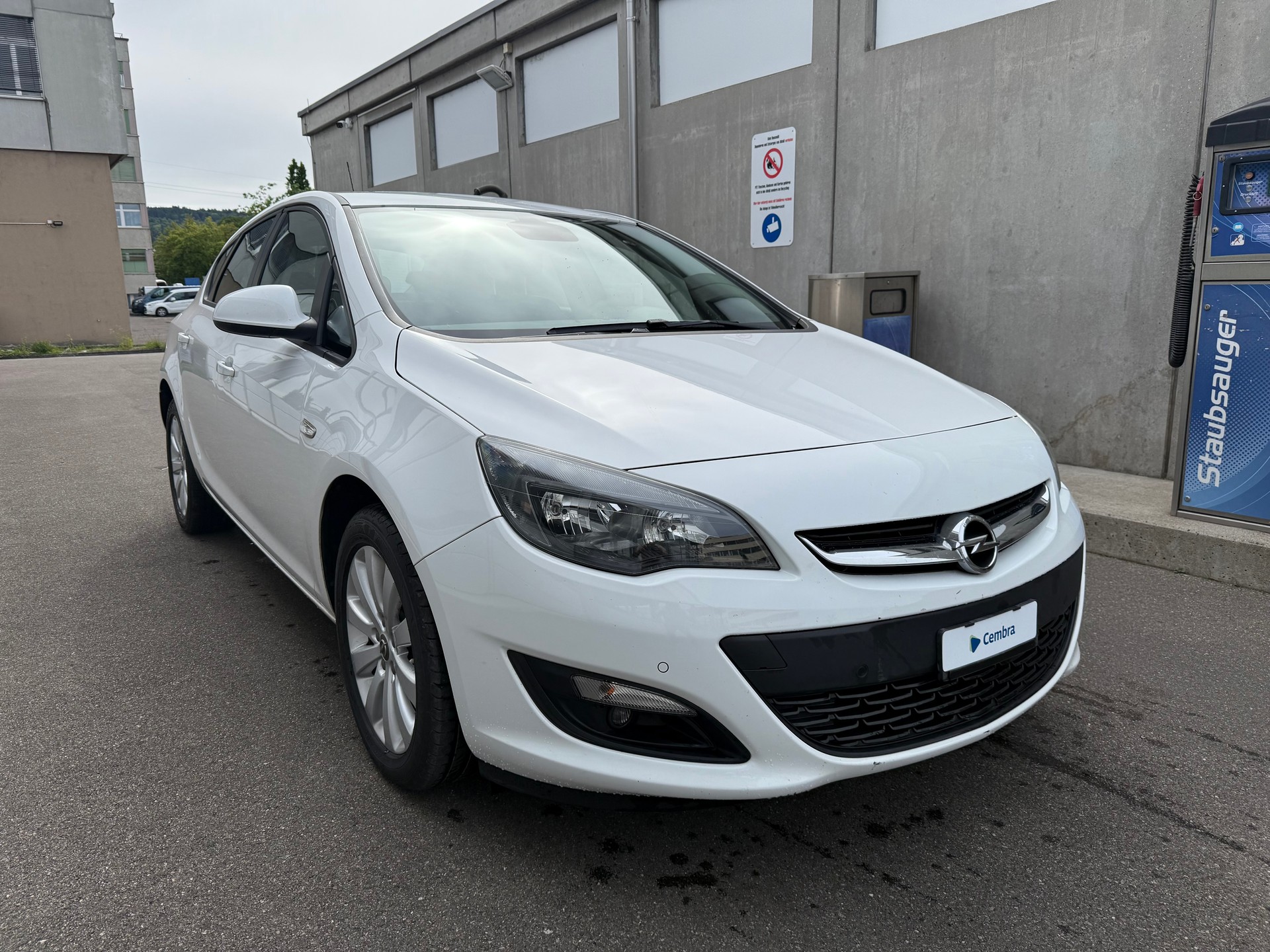 OPEL Astra 1.6 CDTi ecoFLEX Drive *Frisch ab MFK *2 Schlüssel *Tempomat *NEUE Sommerreifen *Klimatisierungsautomatik *Teilleder *-image-1
