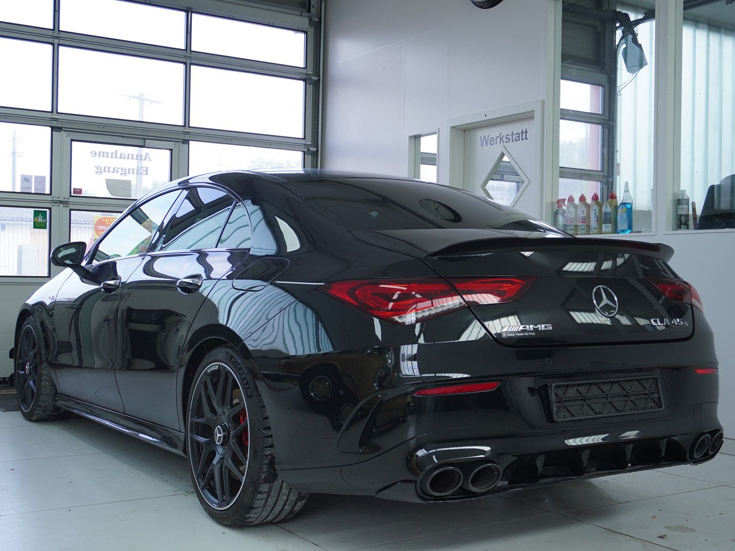 MERCEDES-BENZ CLA 45 S AMG 4Matic+ 8G-DCT-showroom-element-1