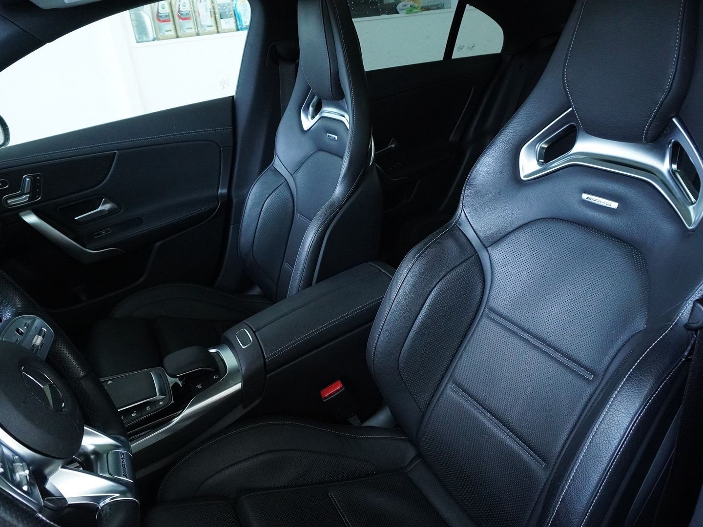 MERCEDES-BENZ CLA 45 S AMG 4Matic+ 8G-DCT-showroom-element-3