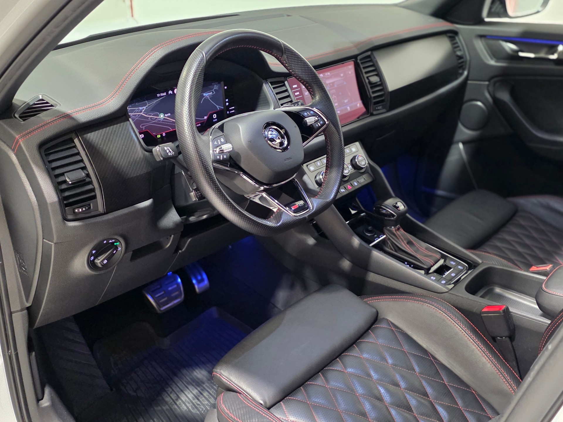 SKODA Kodiaq 2.0 TSI 4x4 RS-image-6