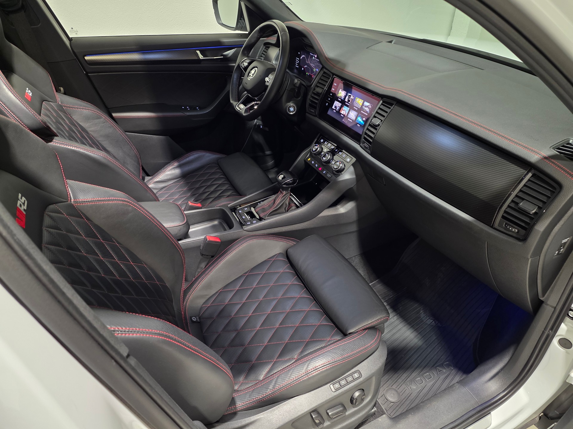 SKODA Kodiaq 2.0 TSI 4x4 RS-image-21