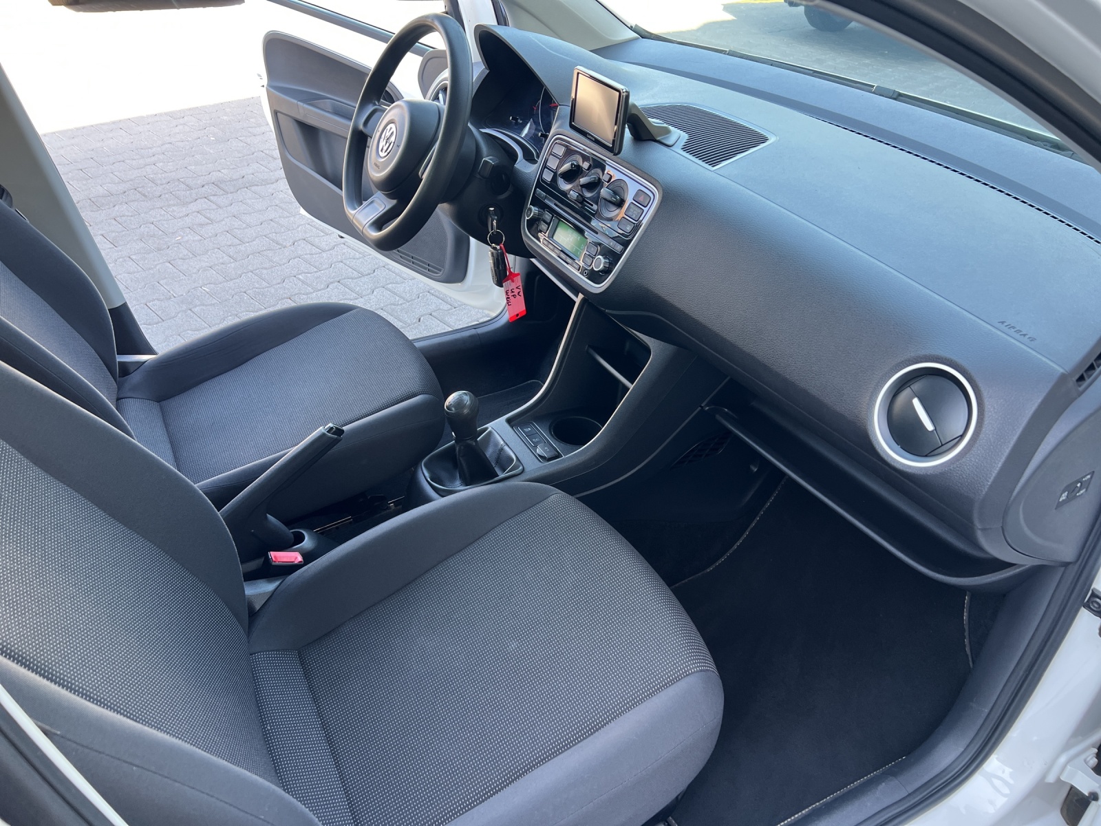 VW Up 1.0 start up-image-6