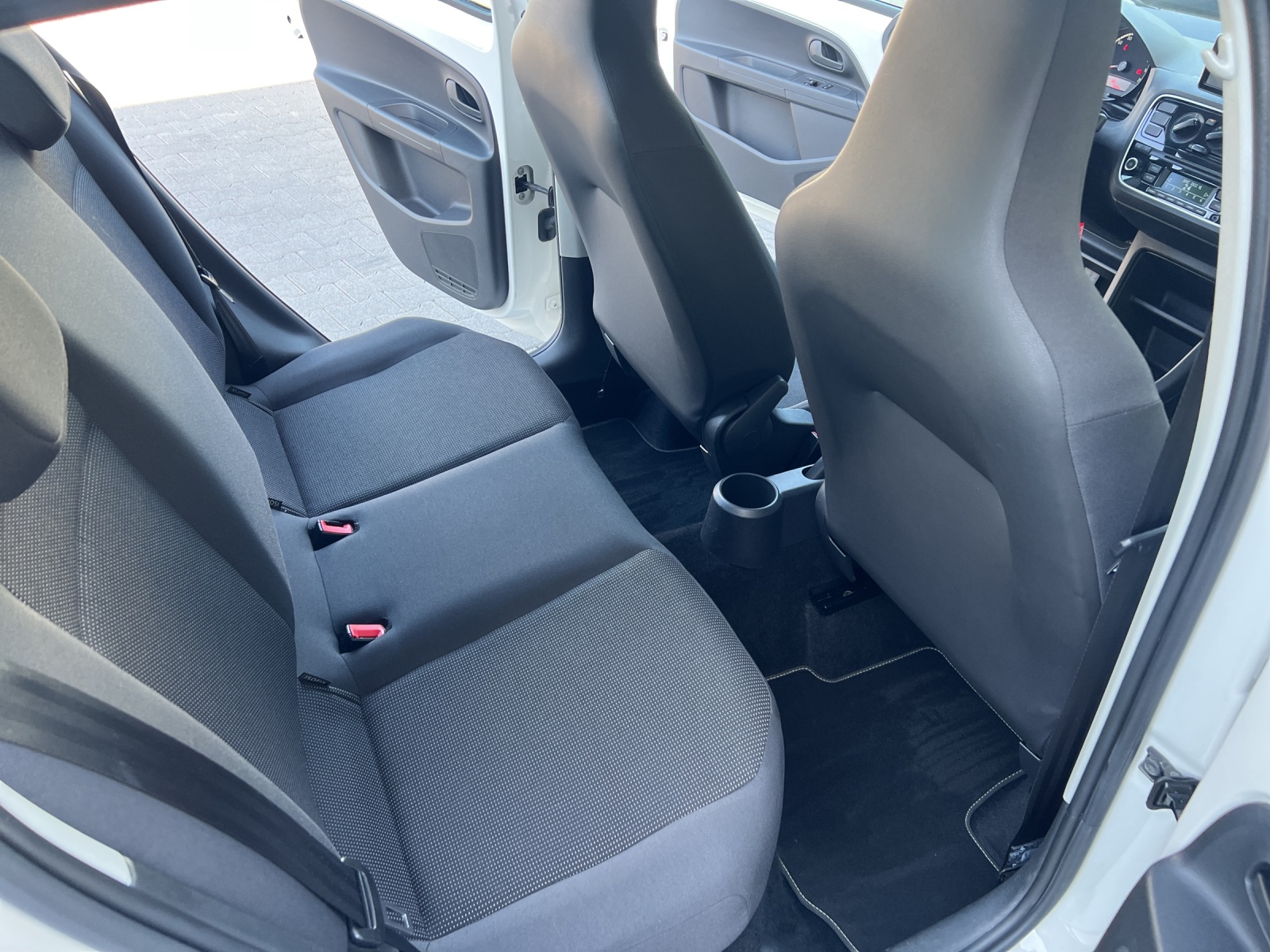VW Up 1.0 start up-image-7
