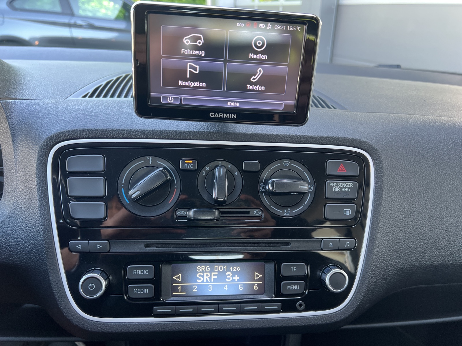 VW Up 1.0 start up-image-11