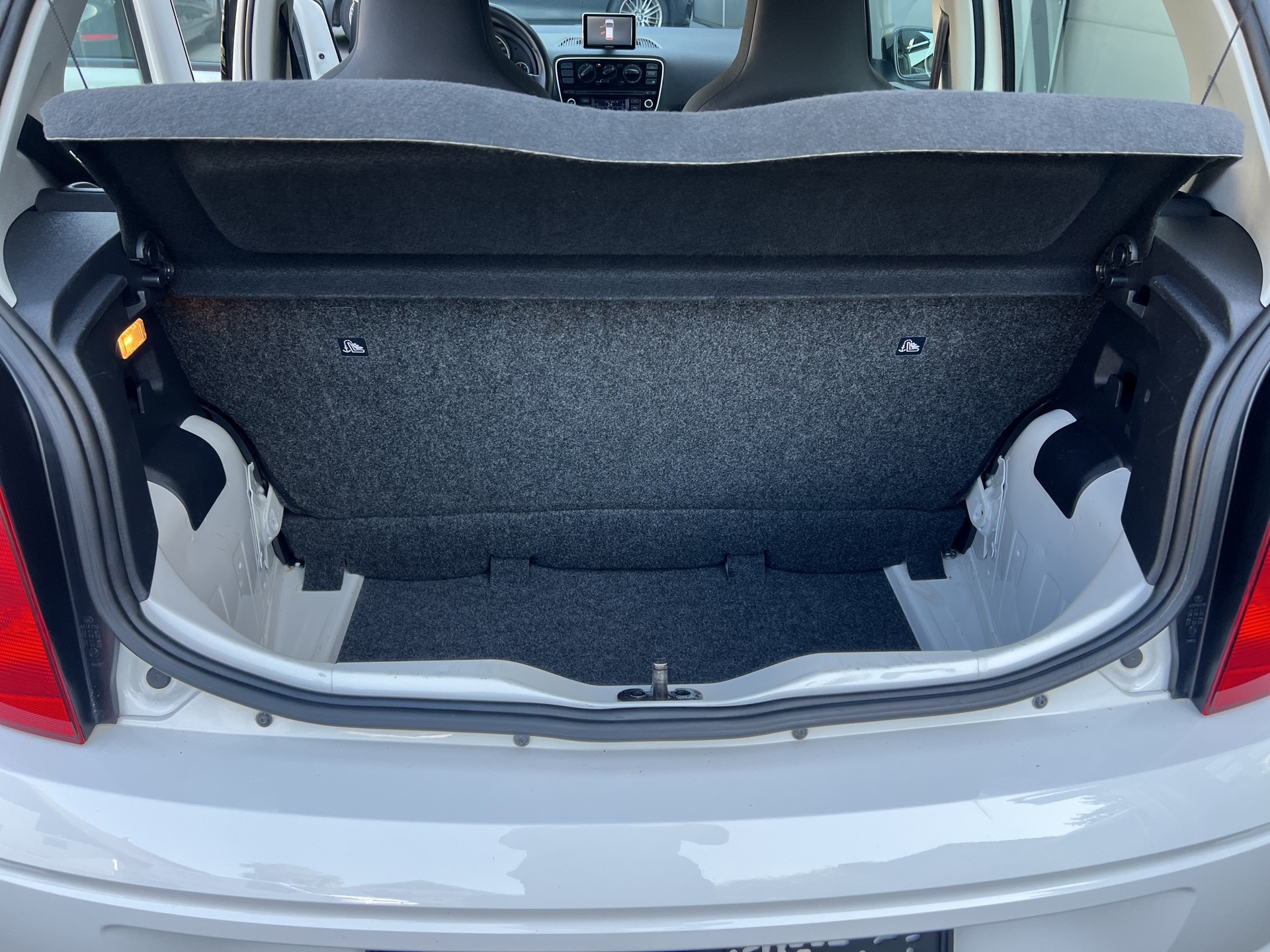 VW Up 1.0 start up-image-8