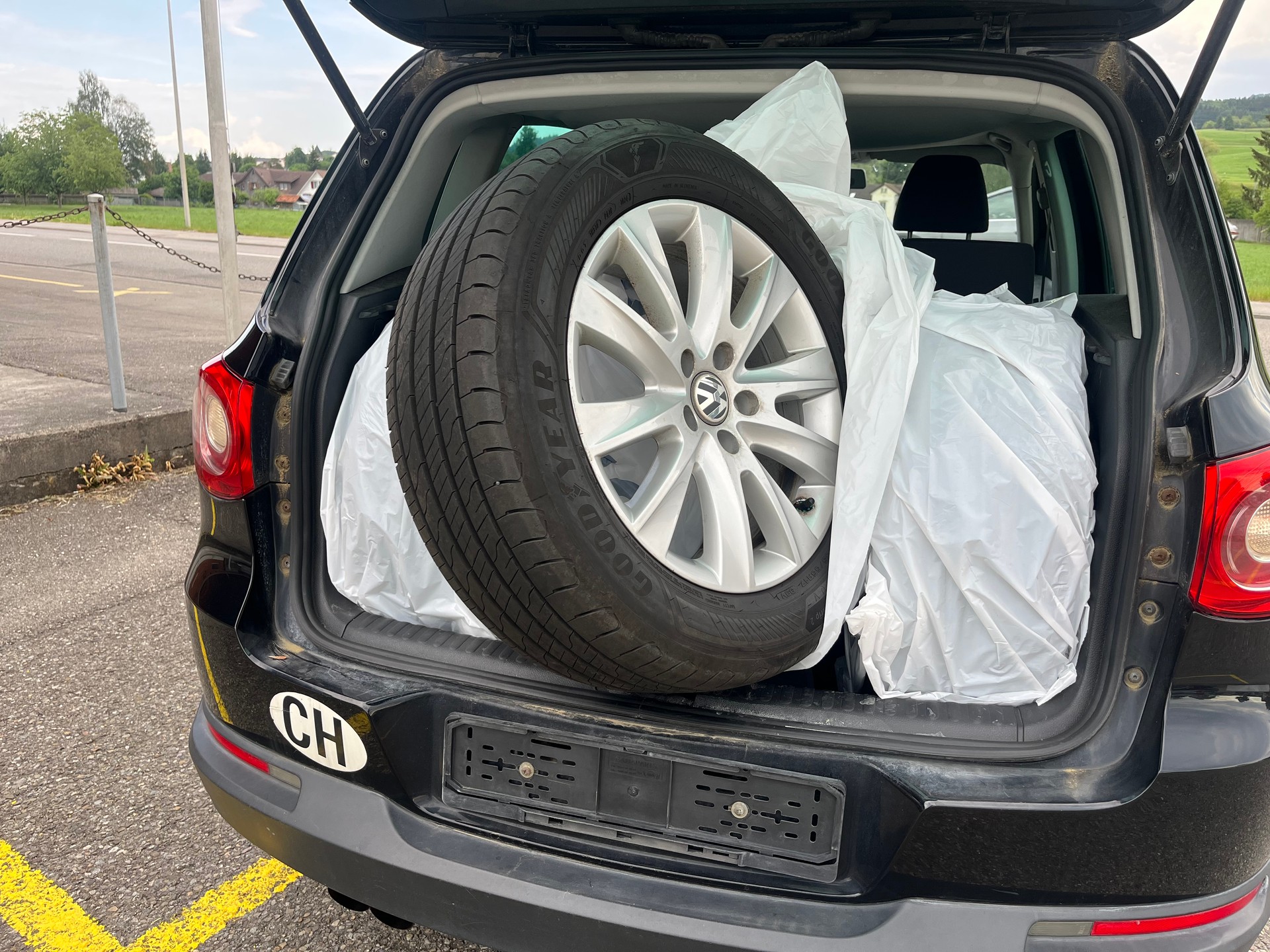 VW Benzin 2,0i Euro B04 mit 8 reifen alle mit Alufelge B04-image-9